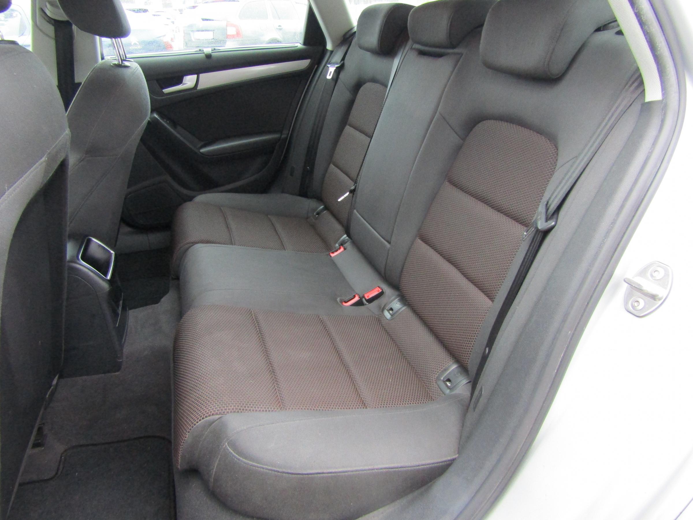 Audi A4 Allroad, 2010 - pohled č. 10