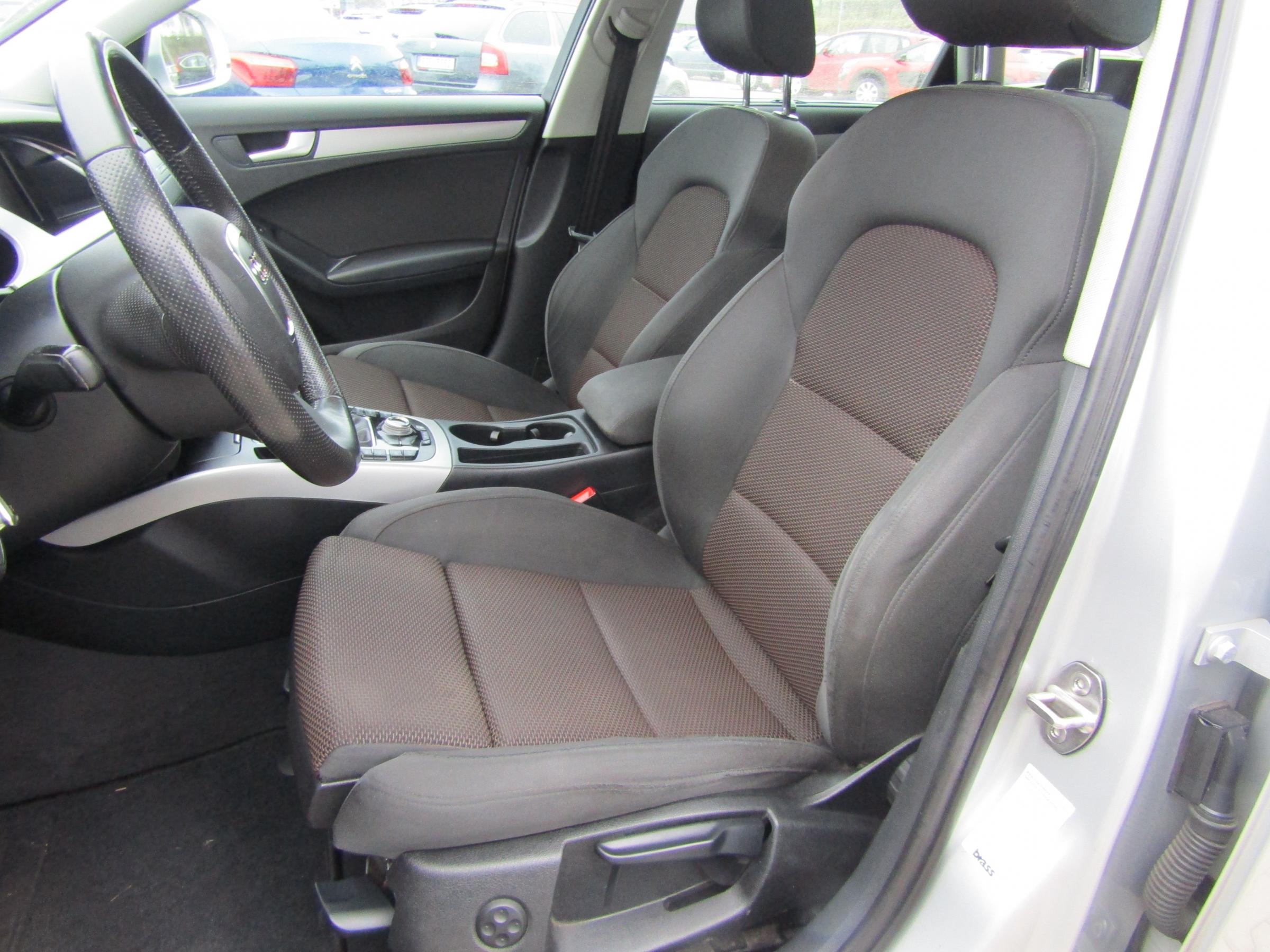 Audi A4 Allroad, 2010 - pohled č. 9