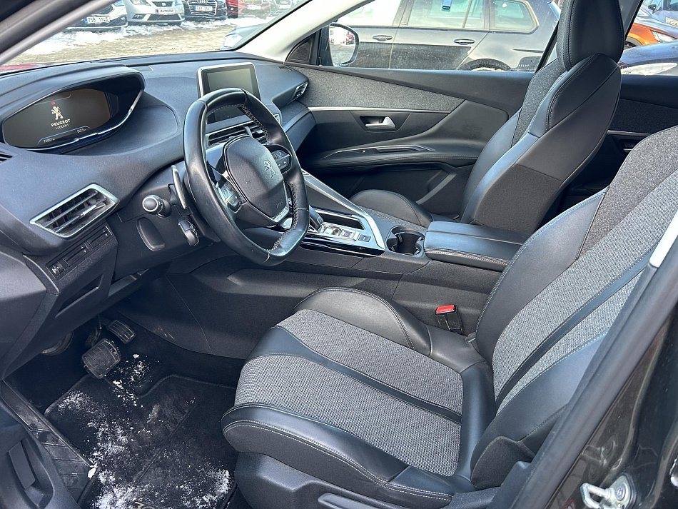 Peugeot 3008 1.2 PT Allure