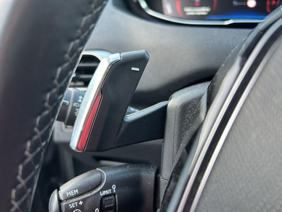 Peugeot 3008 1.2 PT Allure