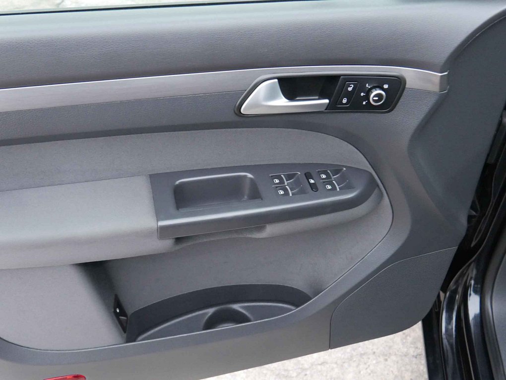Volkswagen Touran 2.0TDi 
