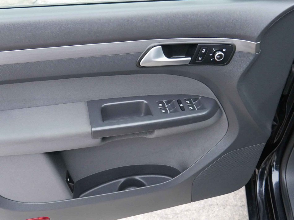Volkswagen Touran 2.0TDi 