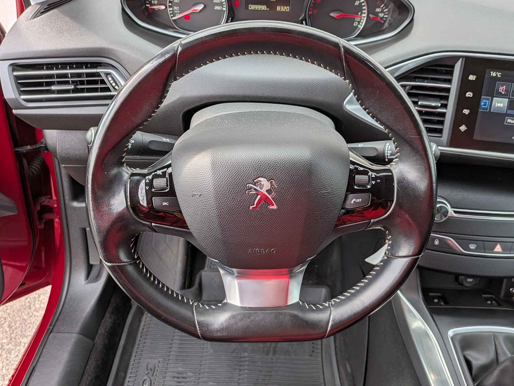 Peugeot 308 1.2PT 