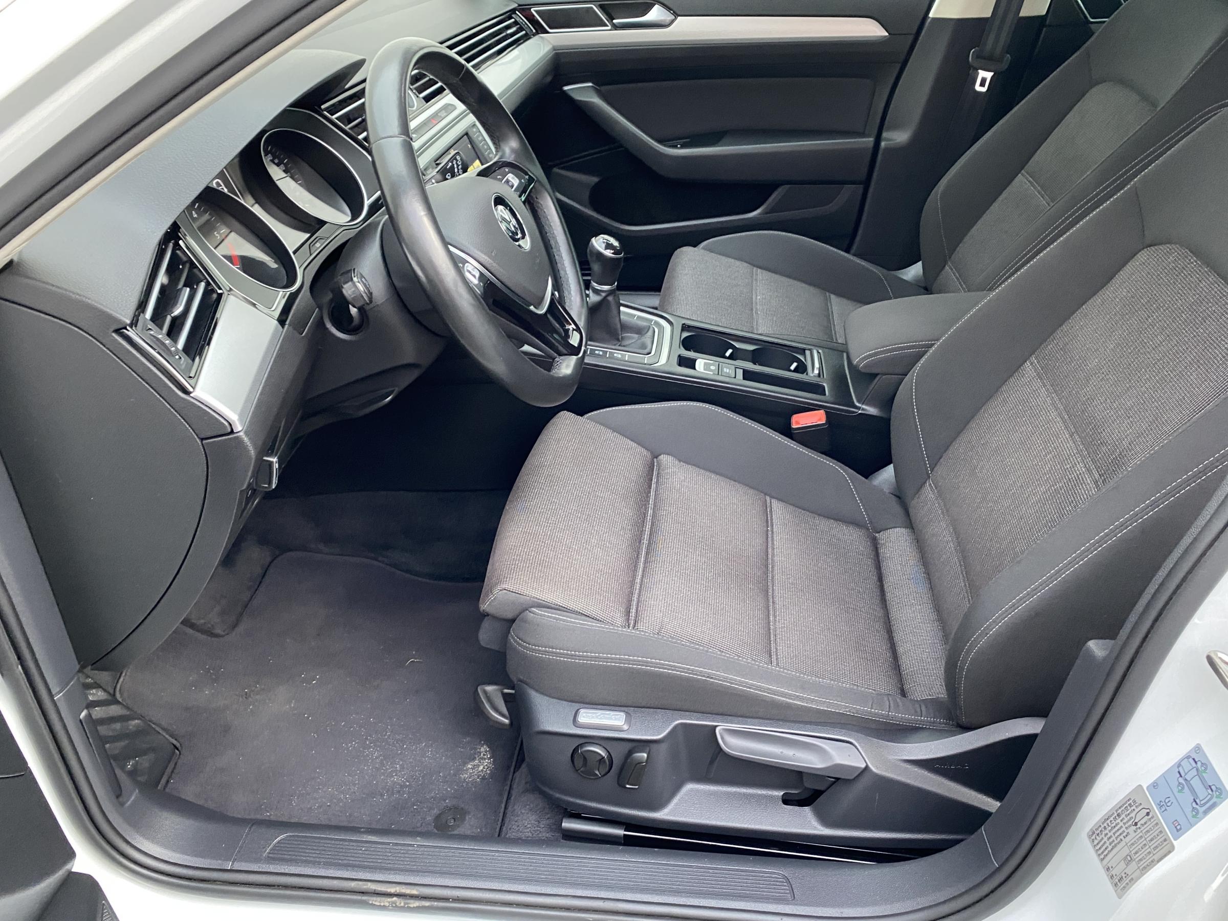 Volkswagen Passat, 2016 - pohled č. 14