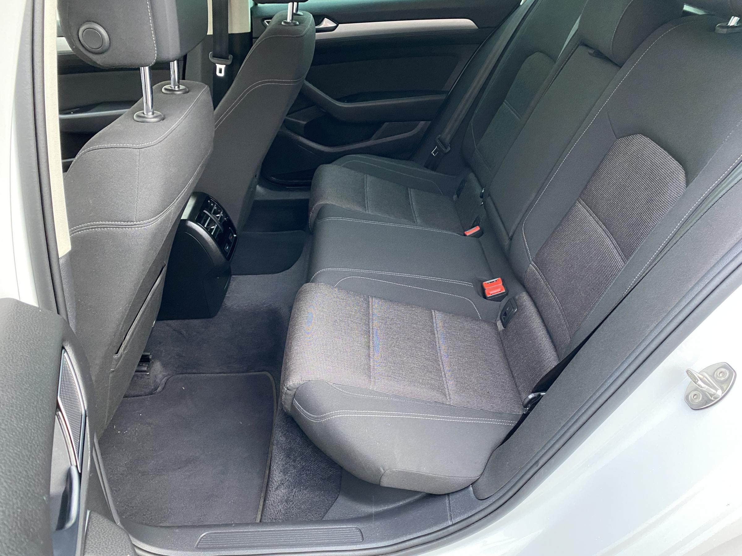 Volkswagen Passat, 2016 - pohled č. 15