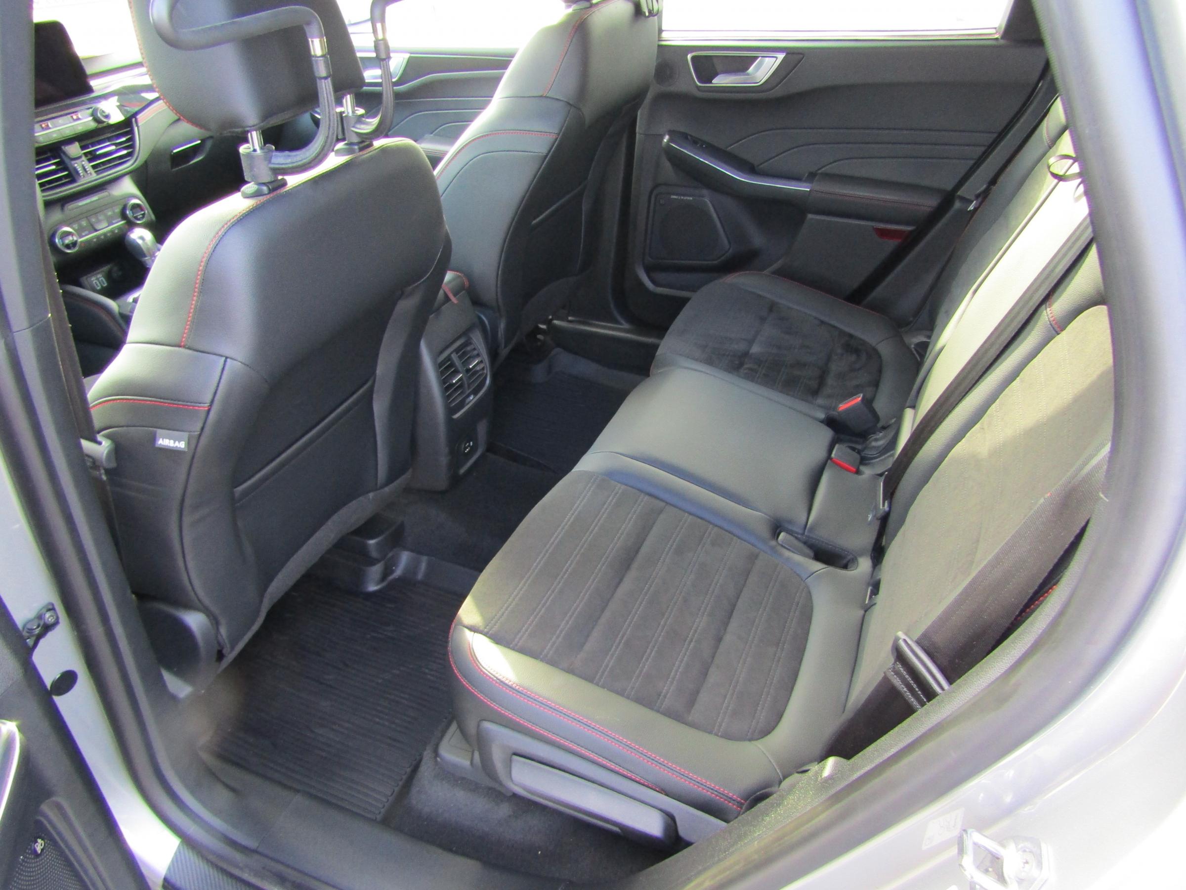 Ford Kuga, 2021 - pohled č. 10