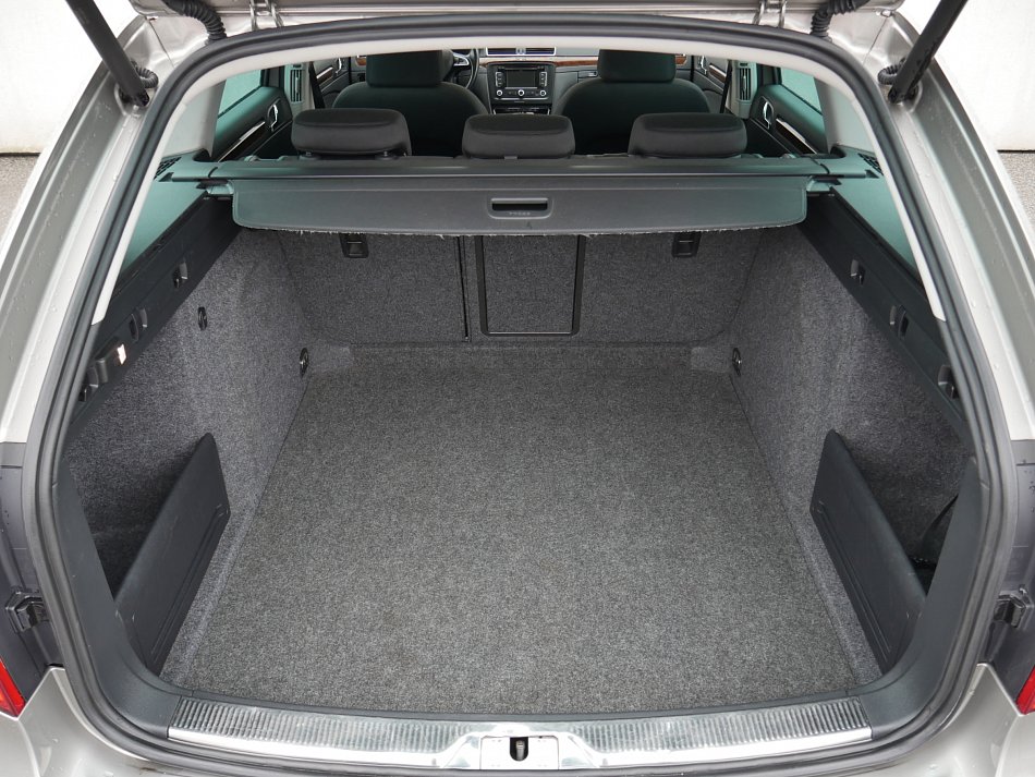 Škoda Superb II 2.0 TDi Elegance