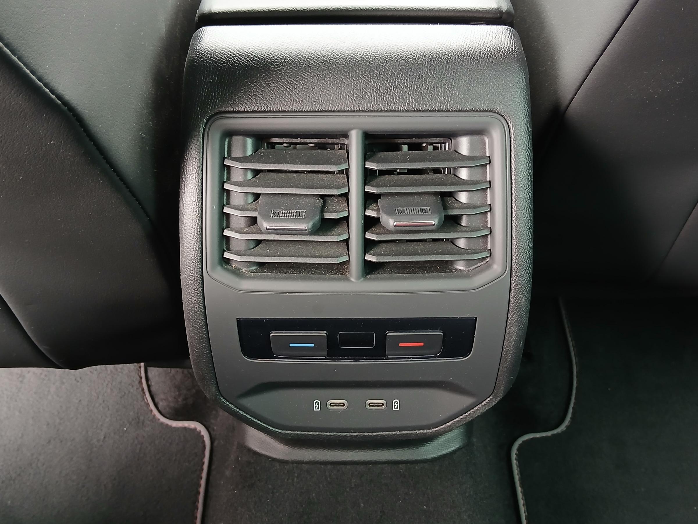 Seat Leon, 2020 - pohled č. 10