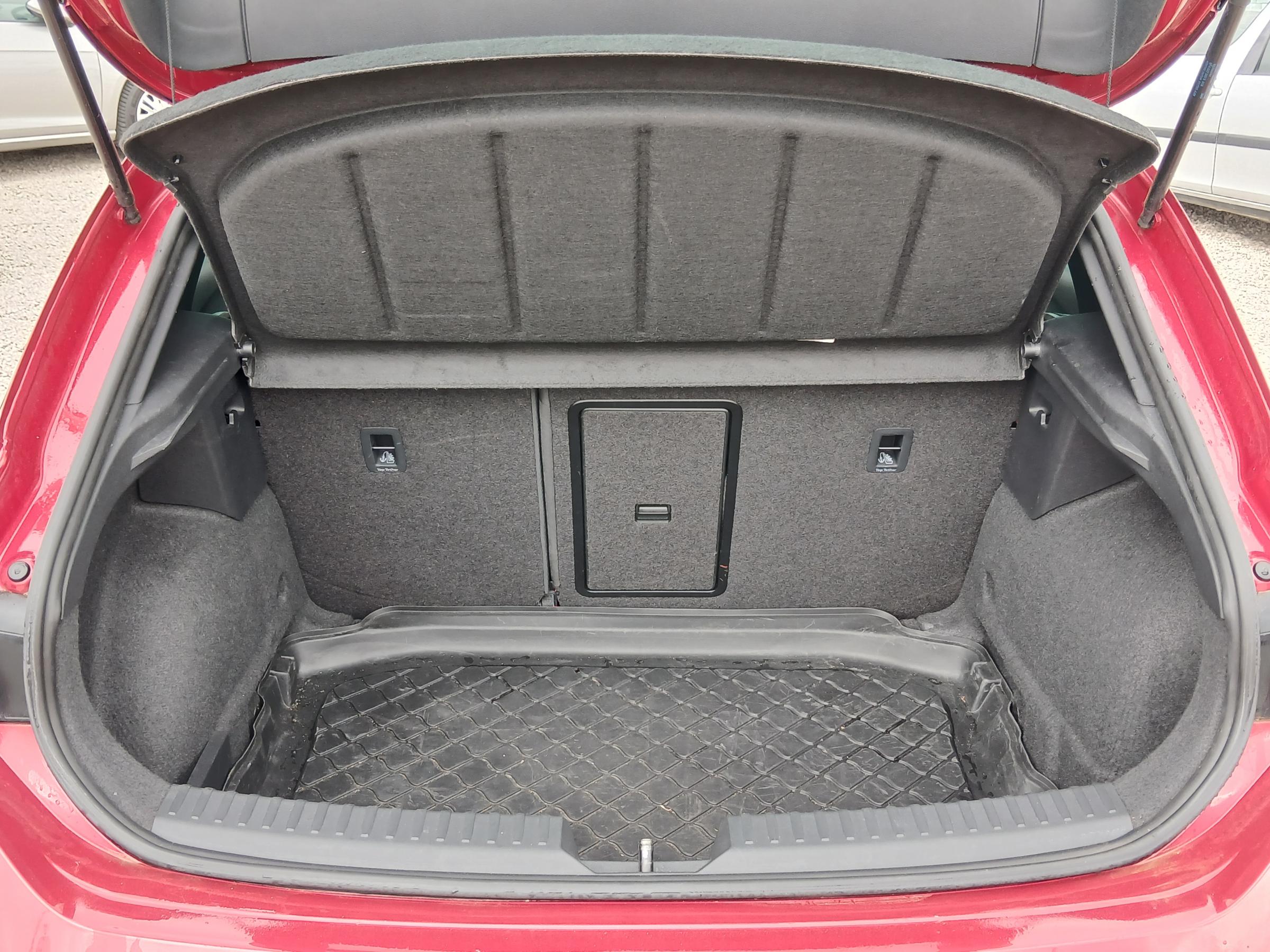 Seat Leon, 2020 - pohled č. 8