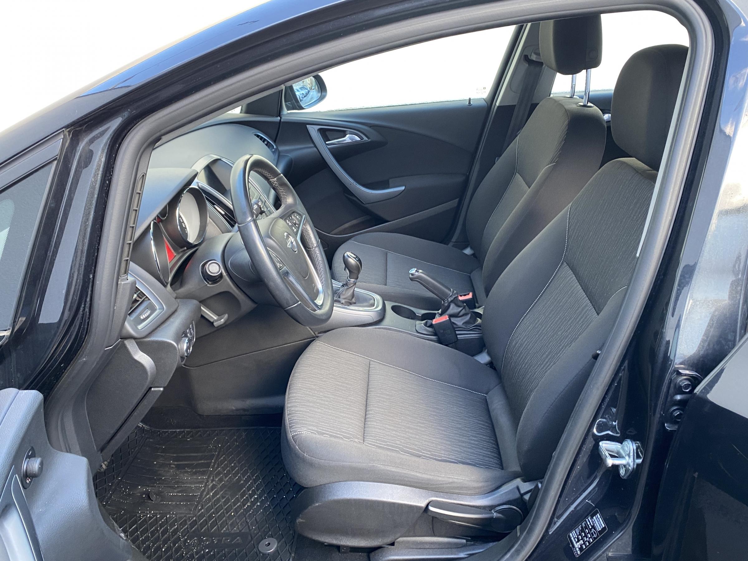 Opel Astra, 2014 - pohled č. 9