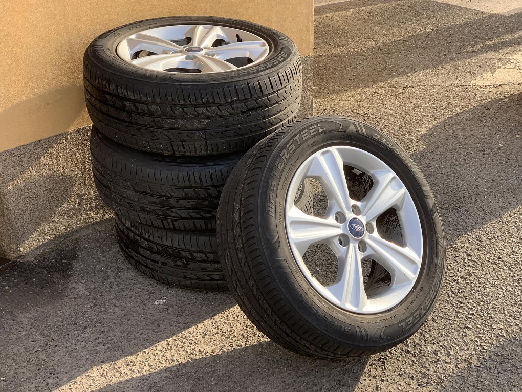 Ford Kuga 1.5EB 