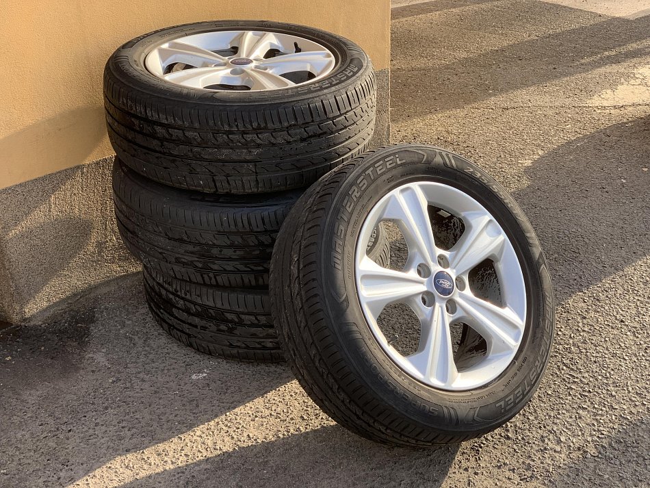 Ford Kuga 1.5EB 