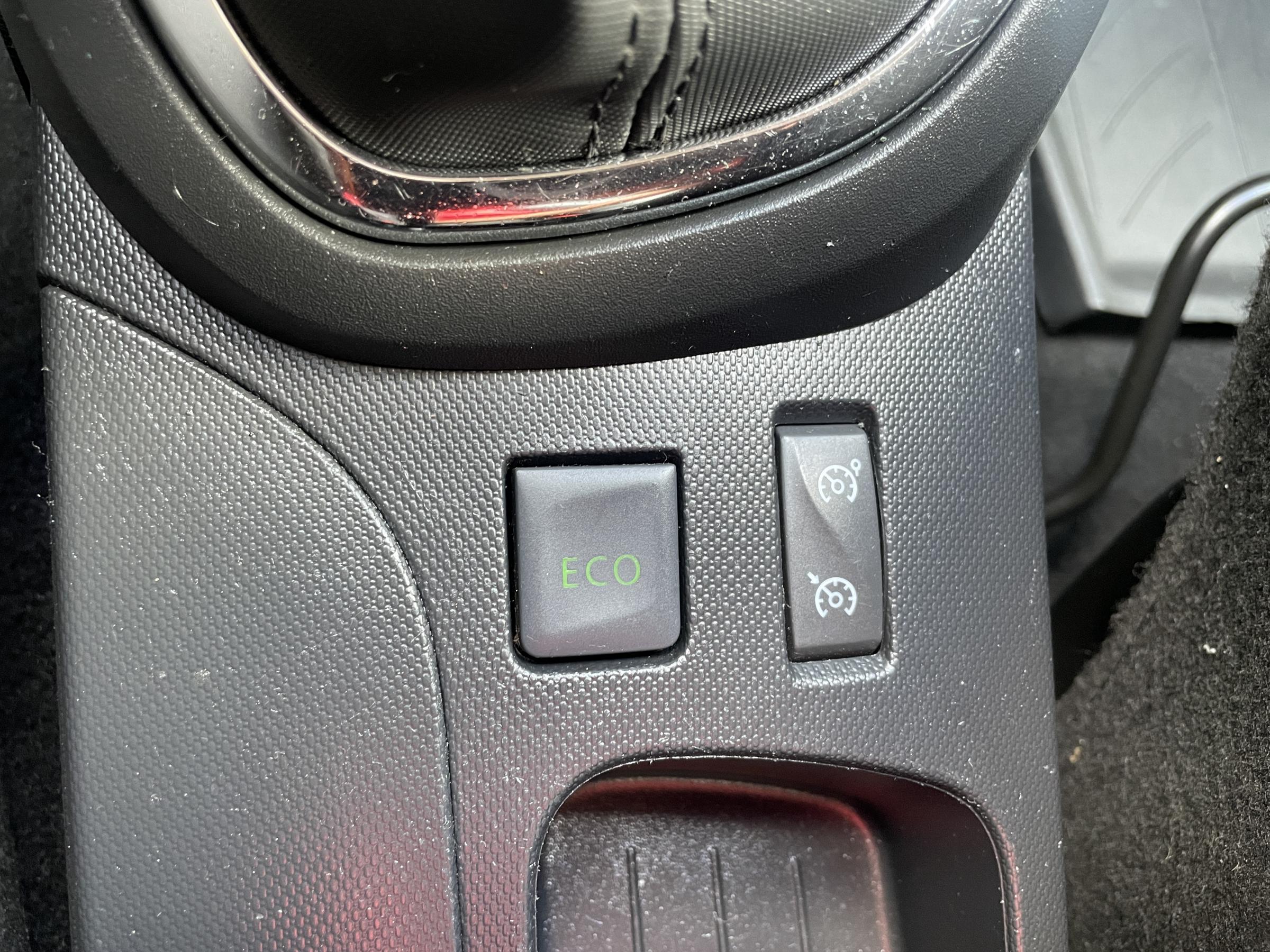 Renault Captur, 2015 - pohled č. 17