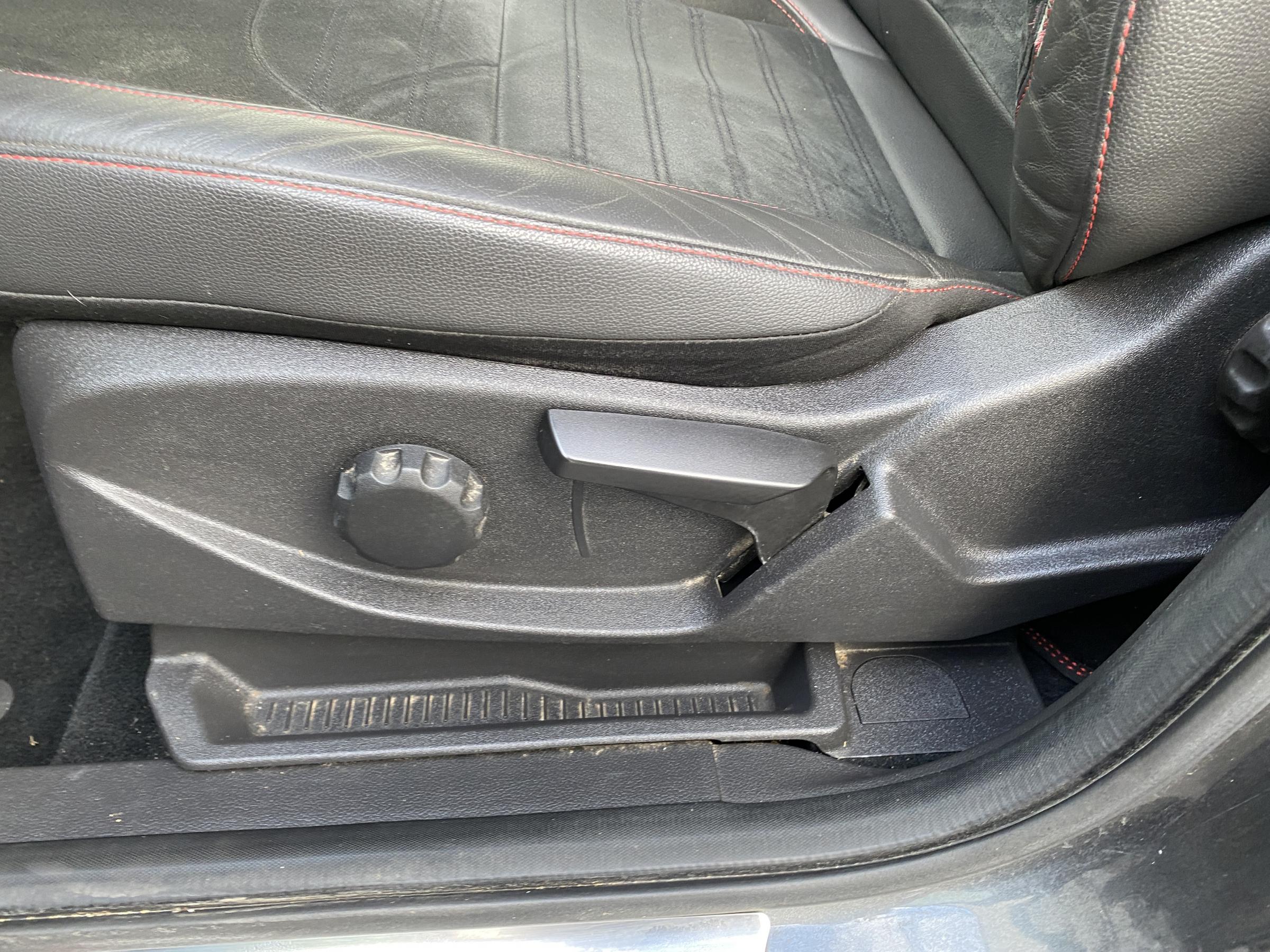 Ford Kuga, 2019 - pohled č. 16