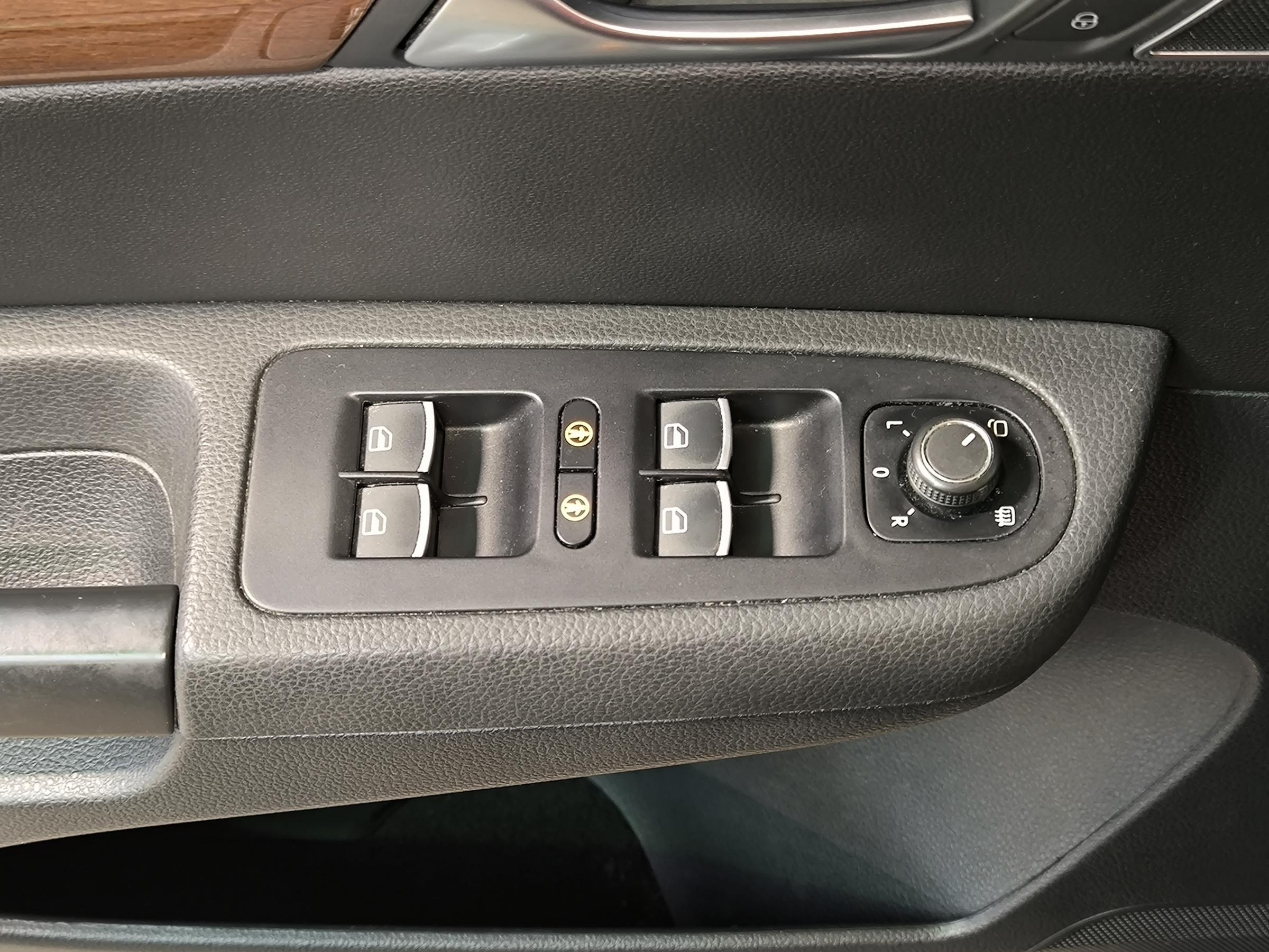 Volkswagen Sharan, 2016 - pohled č. 17