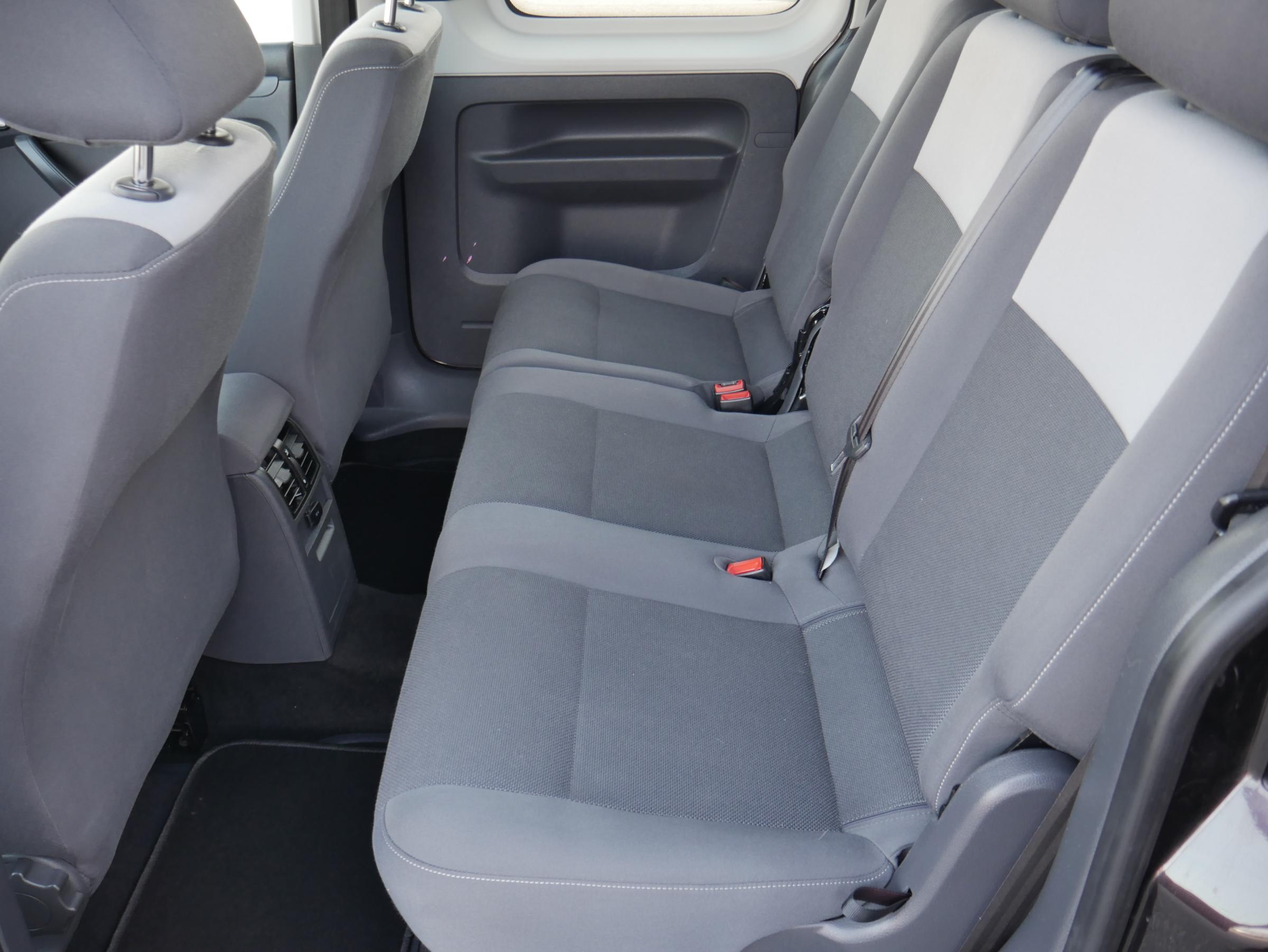 Volkswagen Caddy, 2013 - pohled č. 10