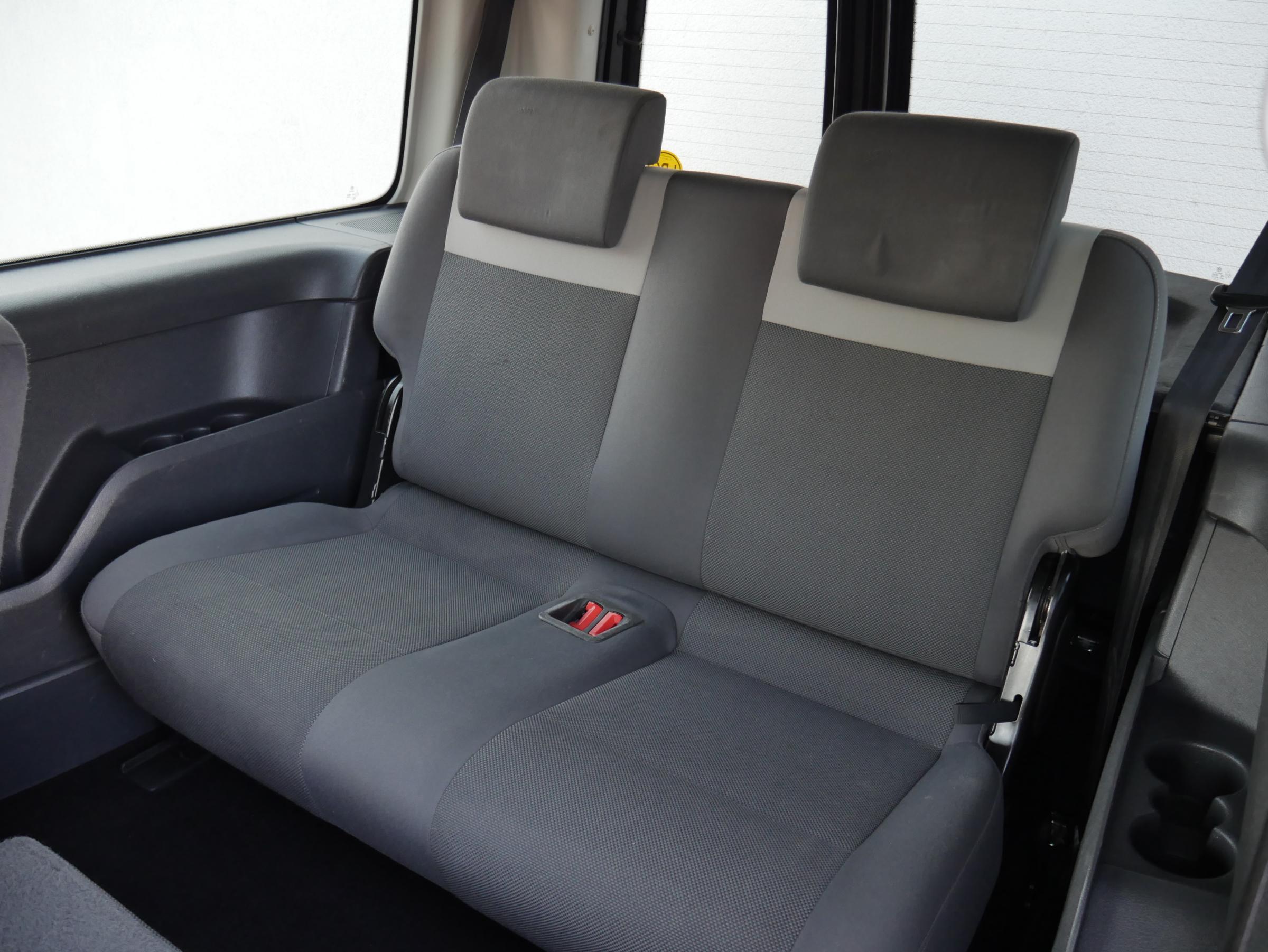 Volkswagen Caddy, 2013 - pohled č. 11