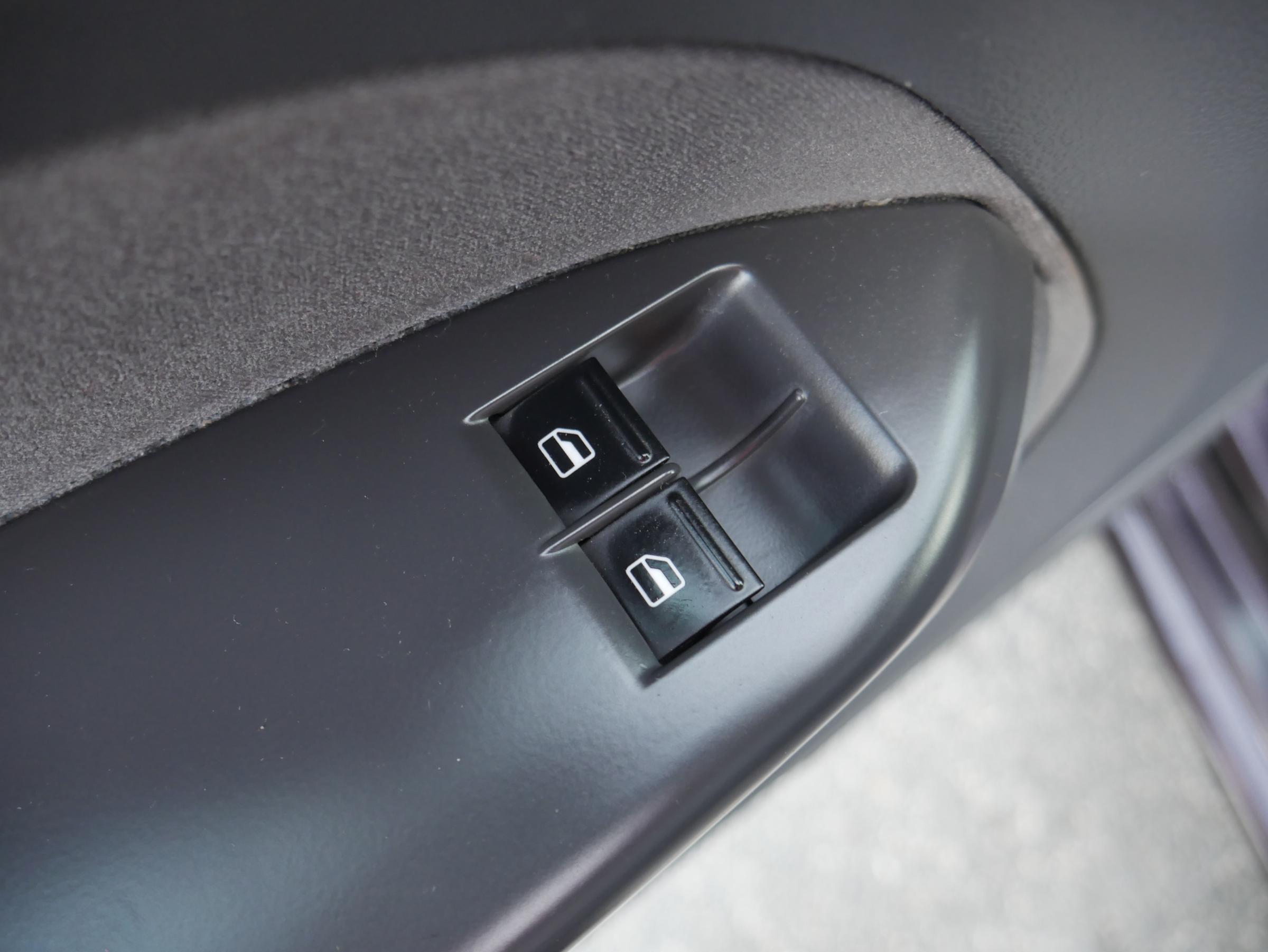 Volkswagen Caddy, 2013 - pohled č. 16