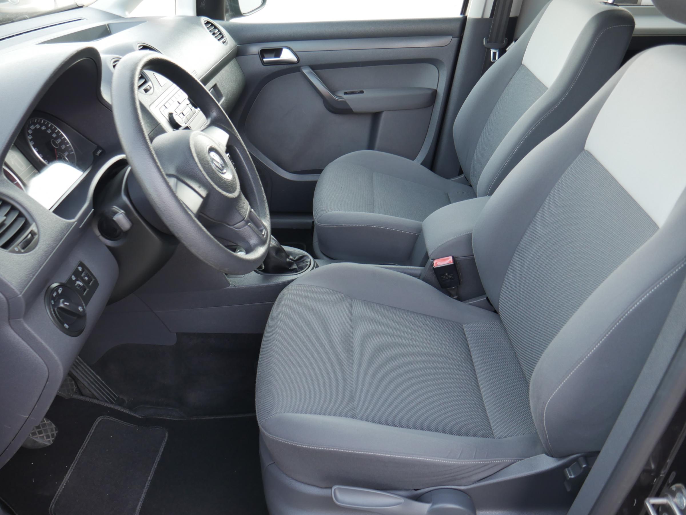 Volkswagen Caddy, 2013 - pohled č. 9