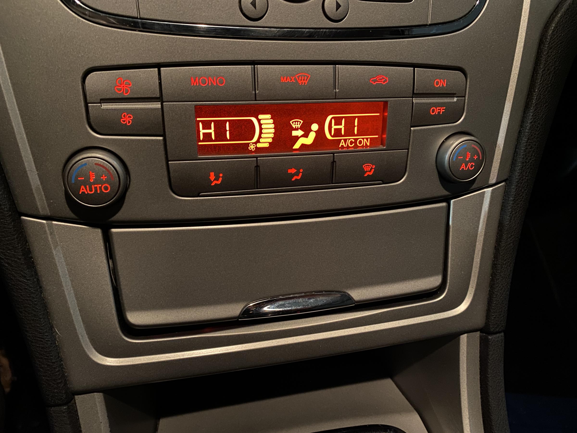 Ford Mondeo, 2010 - pohled č. 14