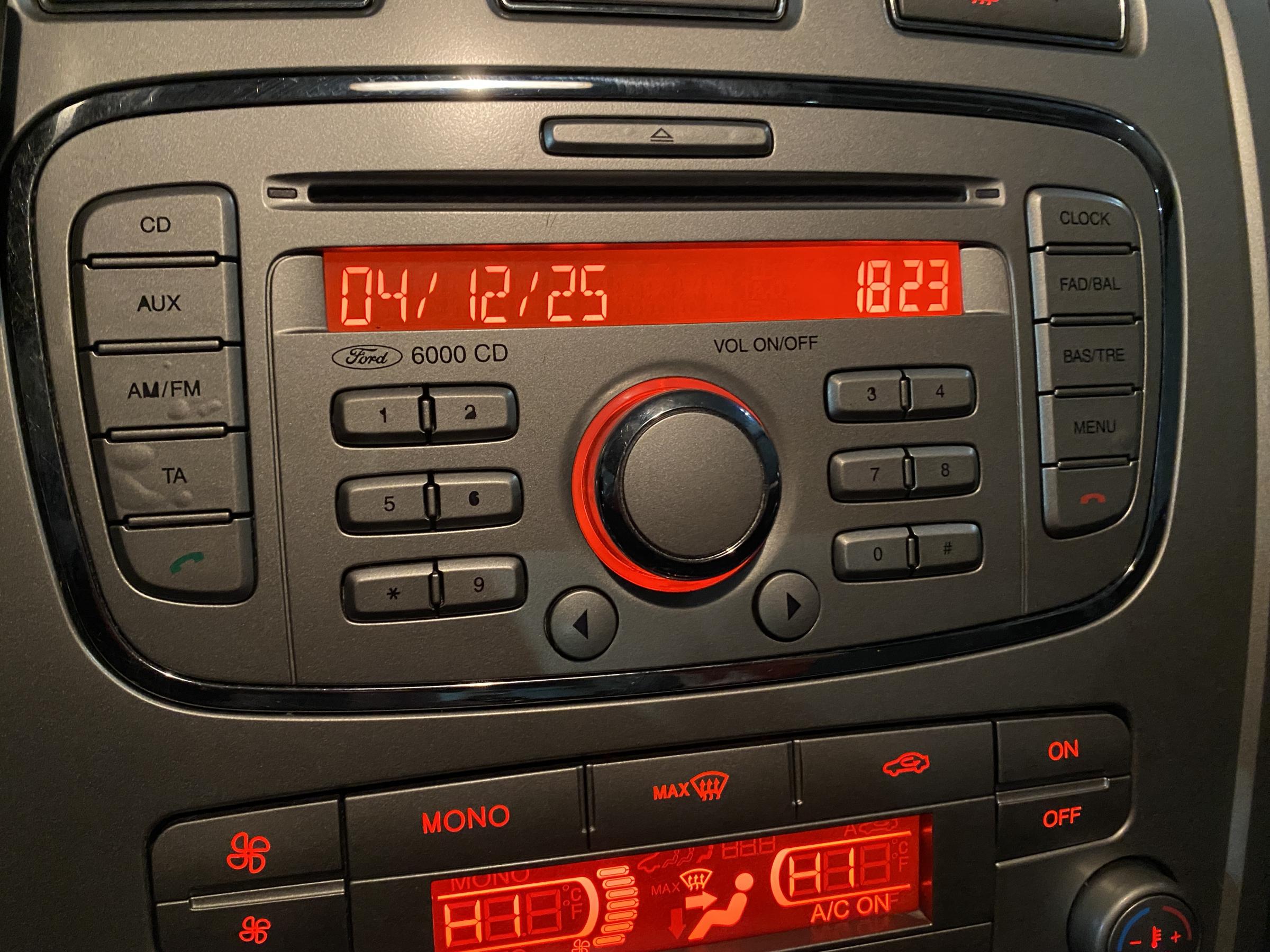 Ford Mondeo, 2010 - pohled č. 15