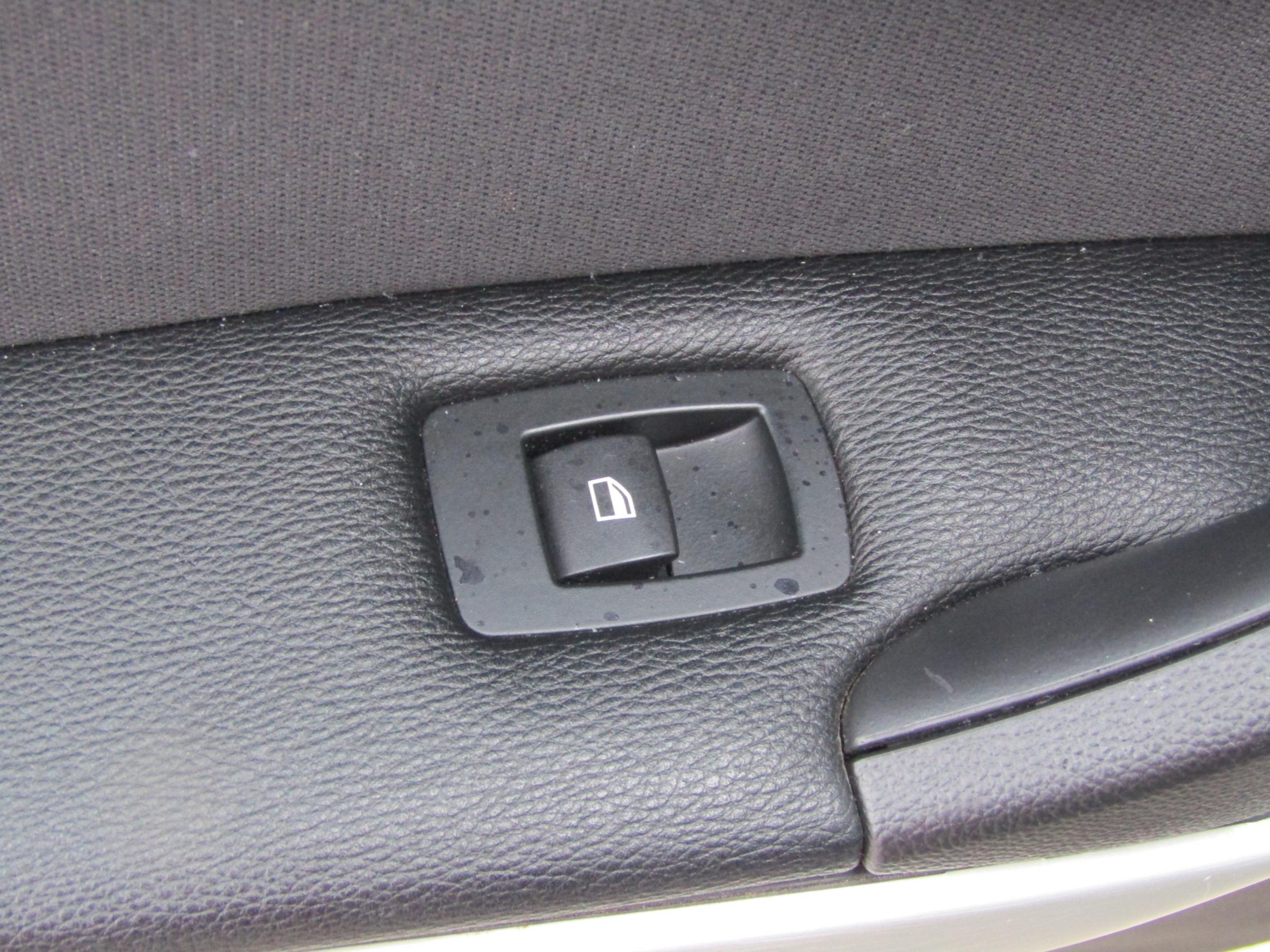 BMW Řada 3, 2007 - pohled č. 12