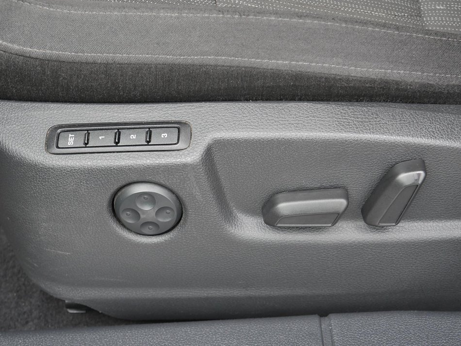 Škoda Superb II 2.0 TDi Elegance