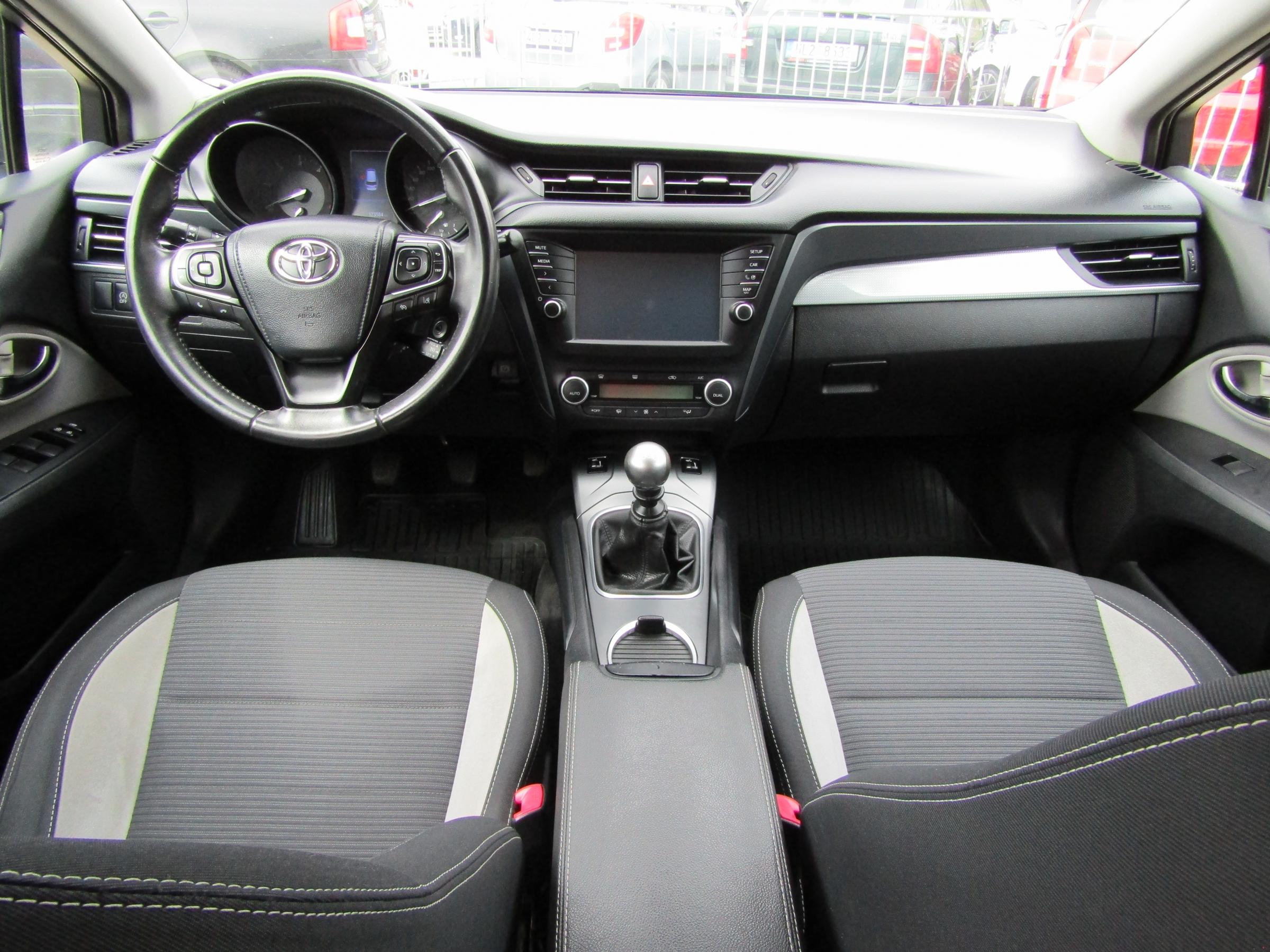 Toyota Avensis, 2016 - pohled č. 8