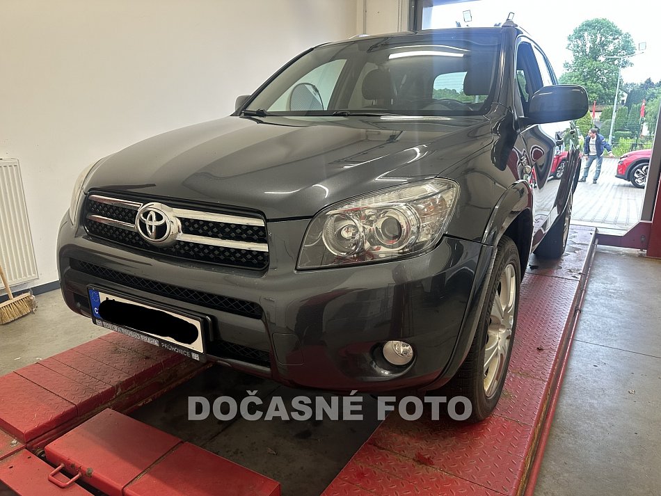 Toyota RAV4 2.2D 