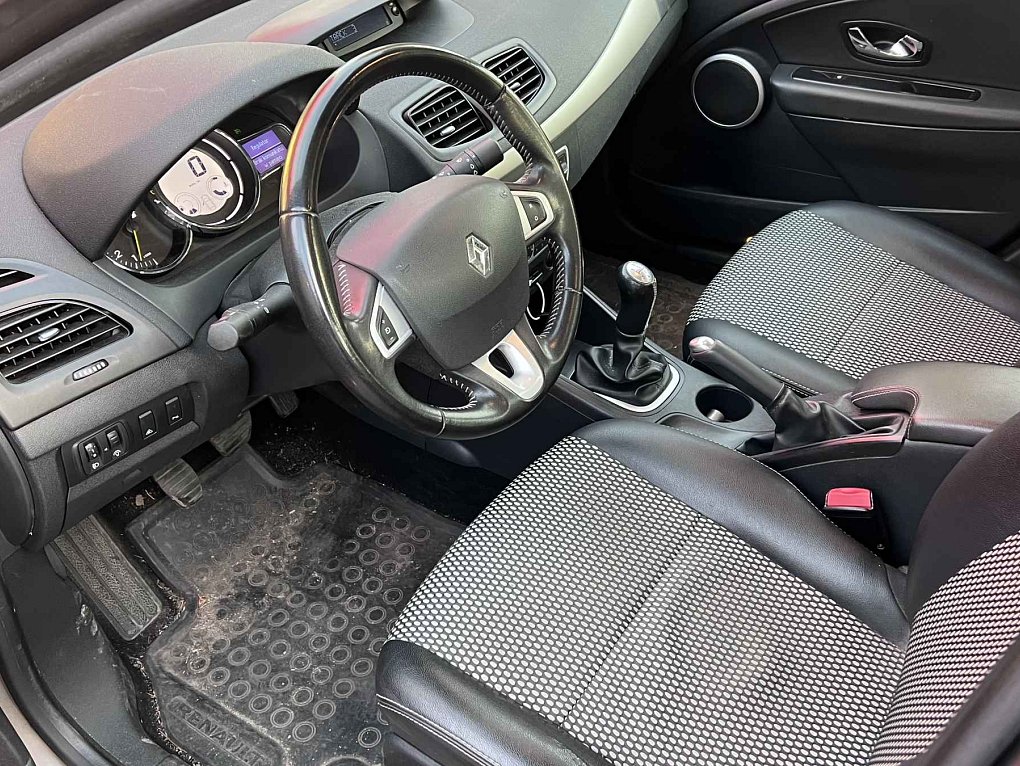 Renault Fluence 1.6i 16V Techno