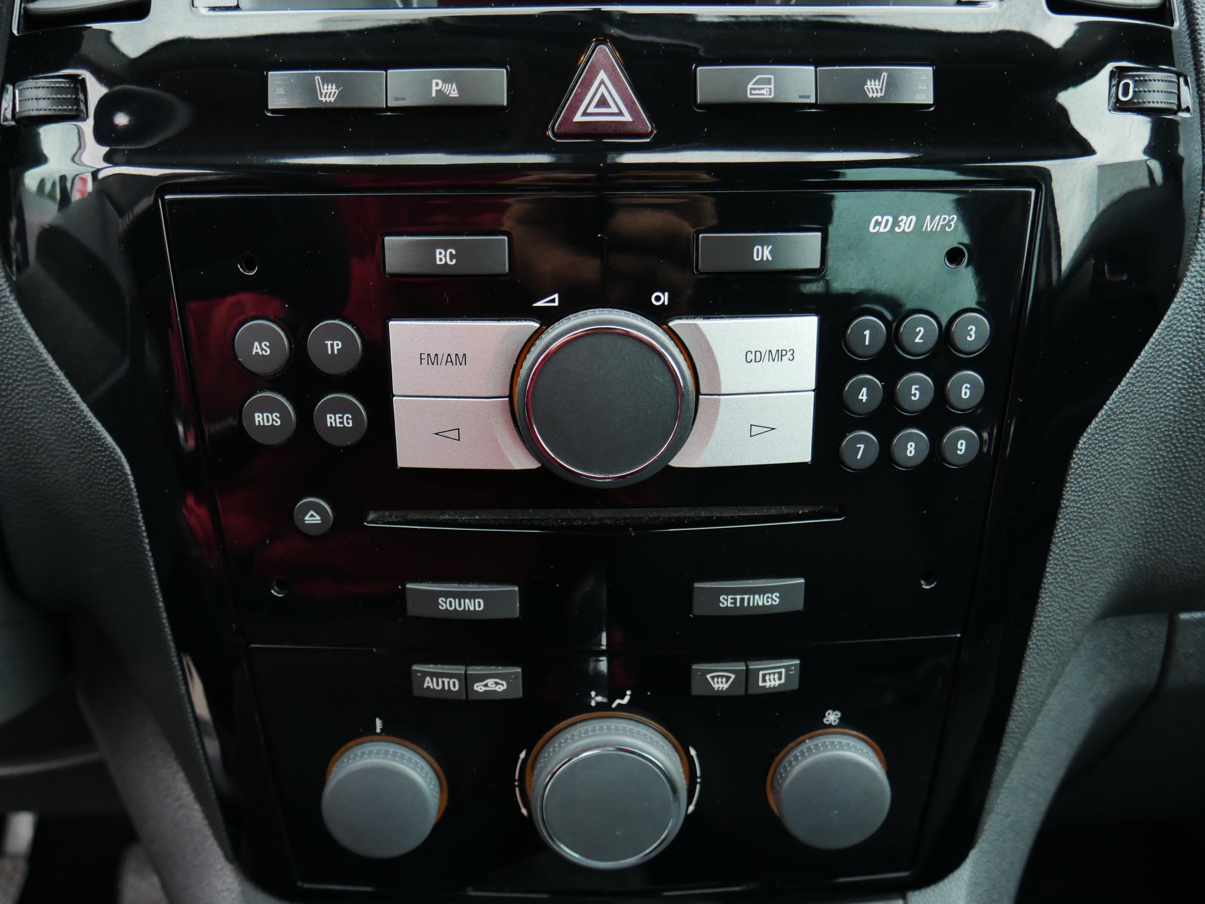 Opel Zafira, 2012 - pohled č. 14