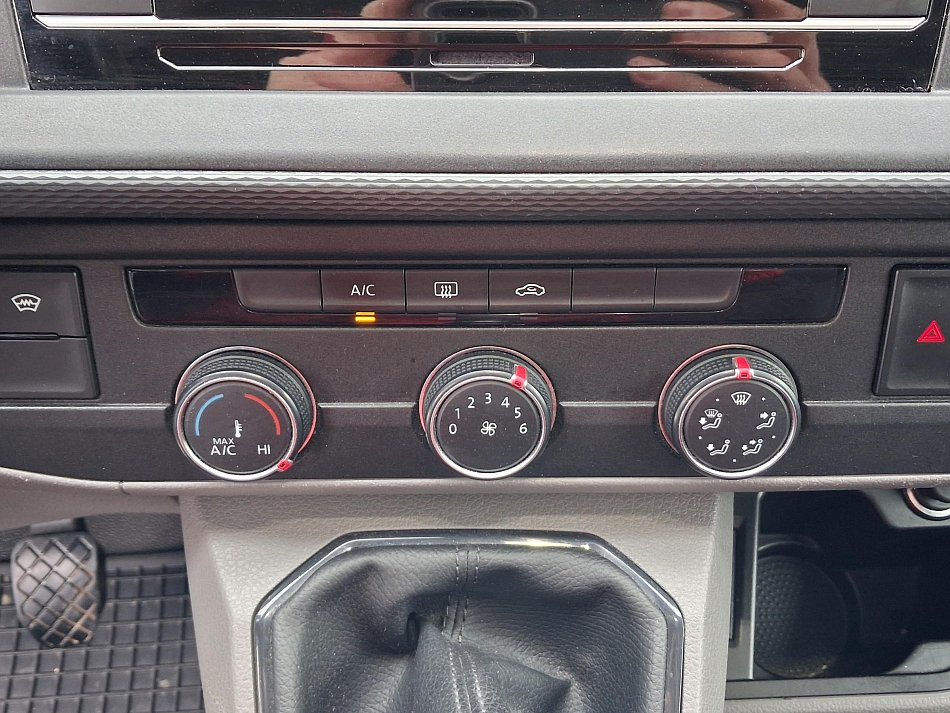 Volkswagen Transporter 2.0TDi  L2 9míst