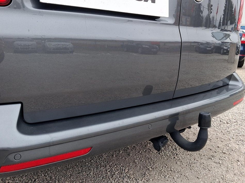 Volkswagen Transporter 2.0TDi  L2 9míst