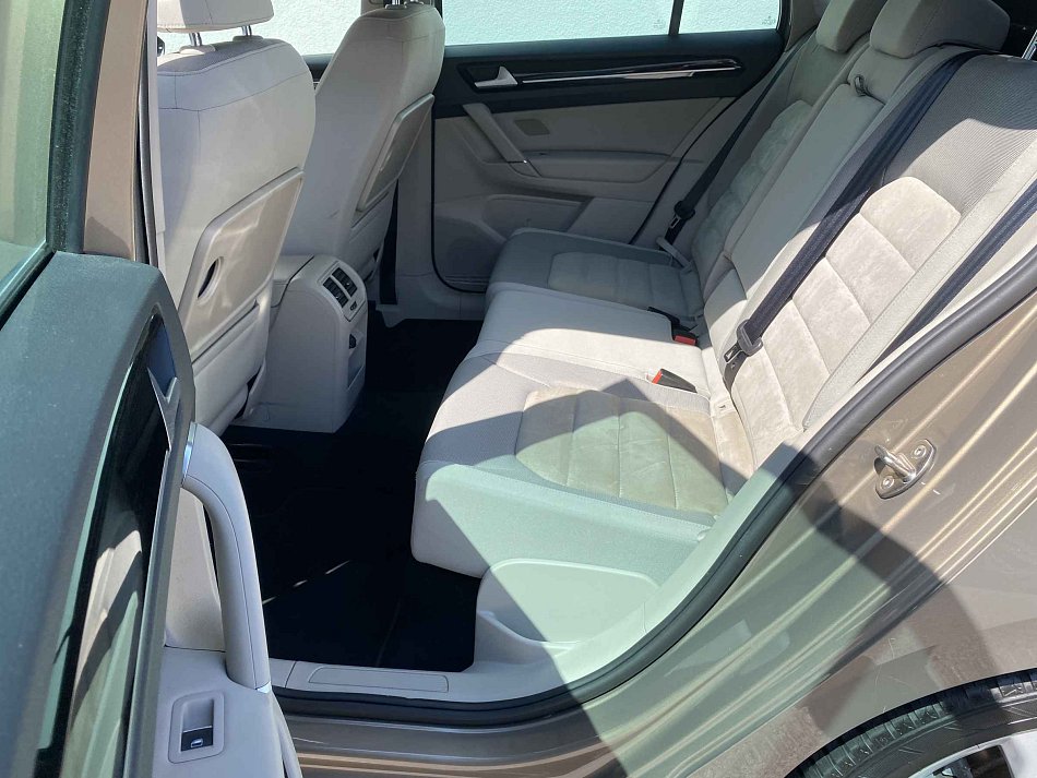 Volkswagen Sportsvan 2.0 TDi Highline