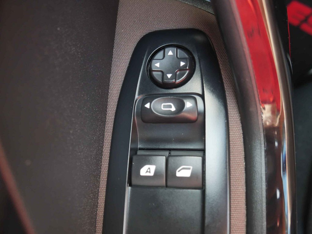 Peugeot 2008 1.6i  LPG