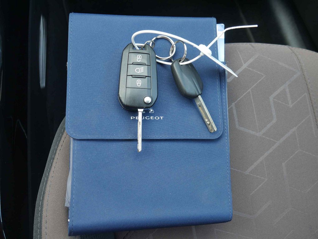 Peugeot 2008 1.6i  LPG