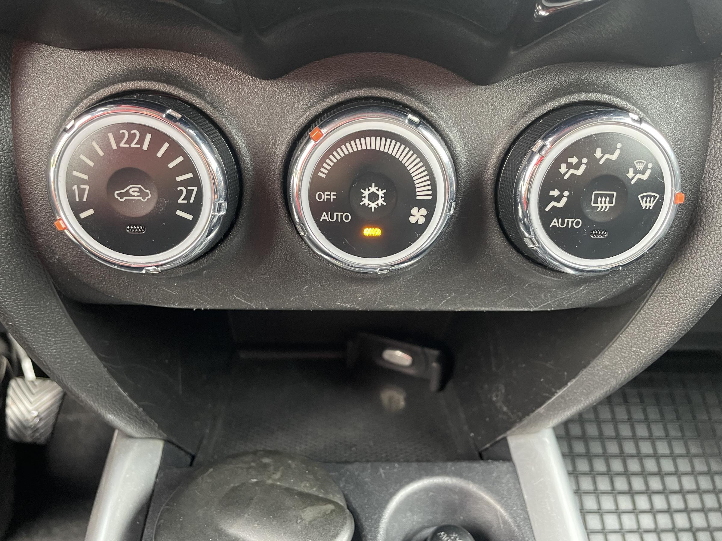 Citroën C3, 2017 - pohled č. 12