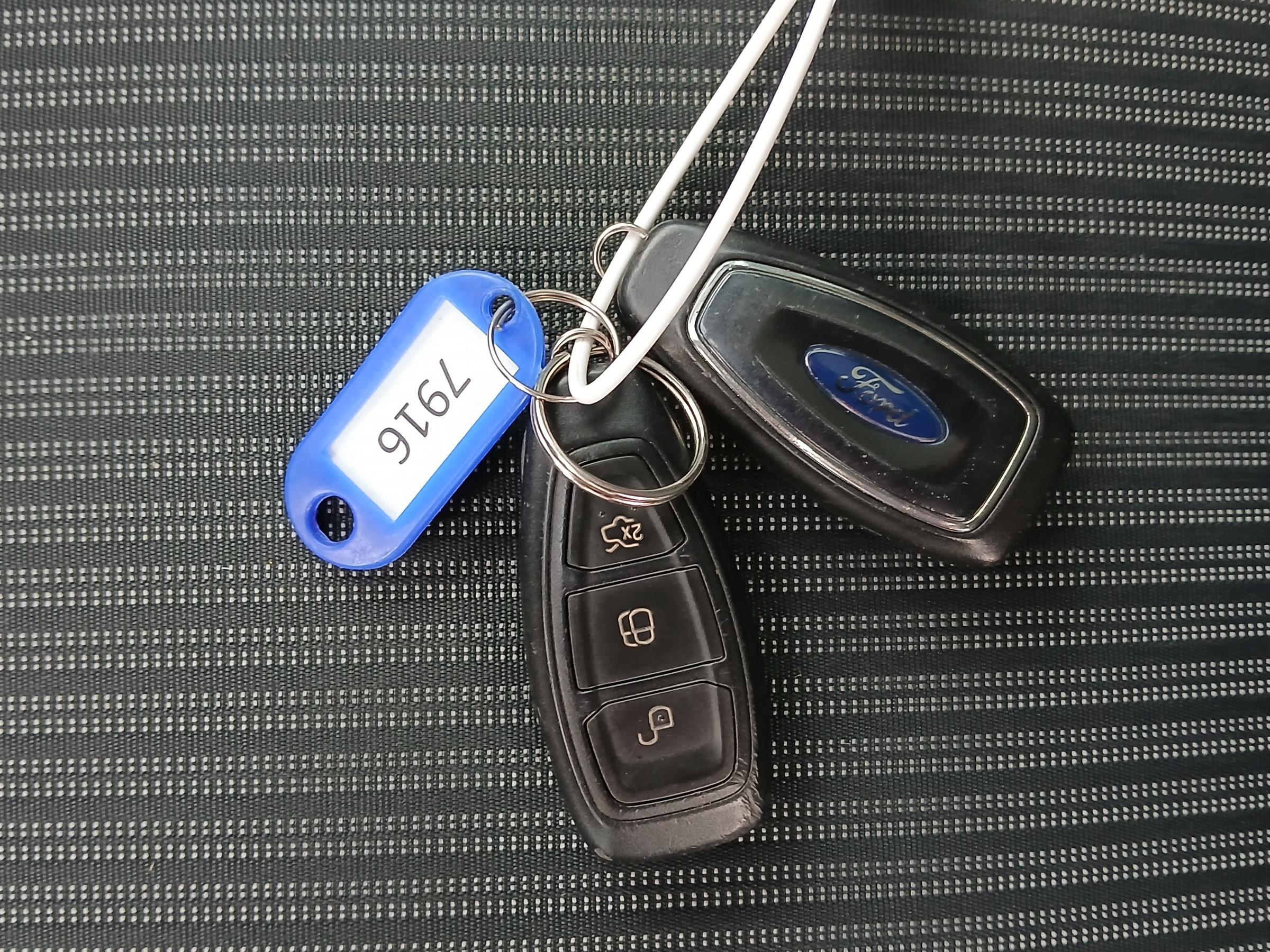 Ford C-MAX, 2012 - pohled č. 18