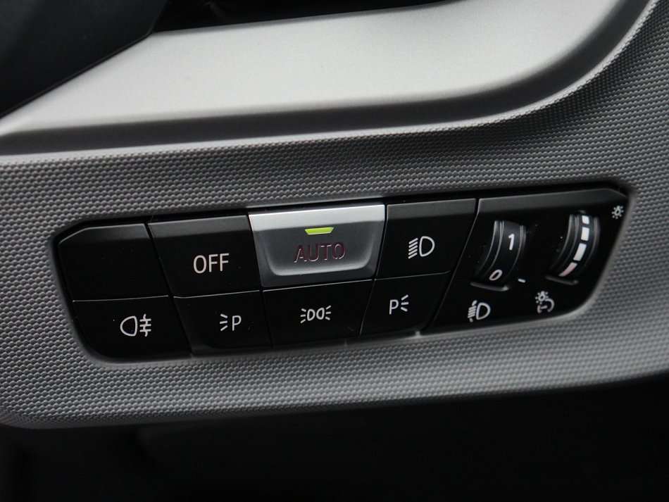 BMW Řada 1 1.5i  118i