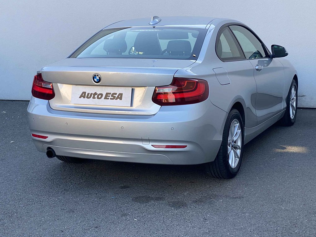 BMW Řada 2 2.0i  220i