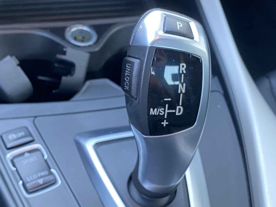 BMW Řada 2 2.0i  220i