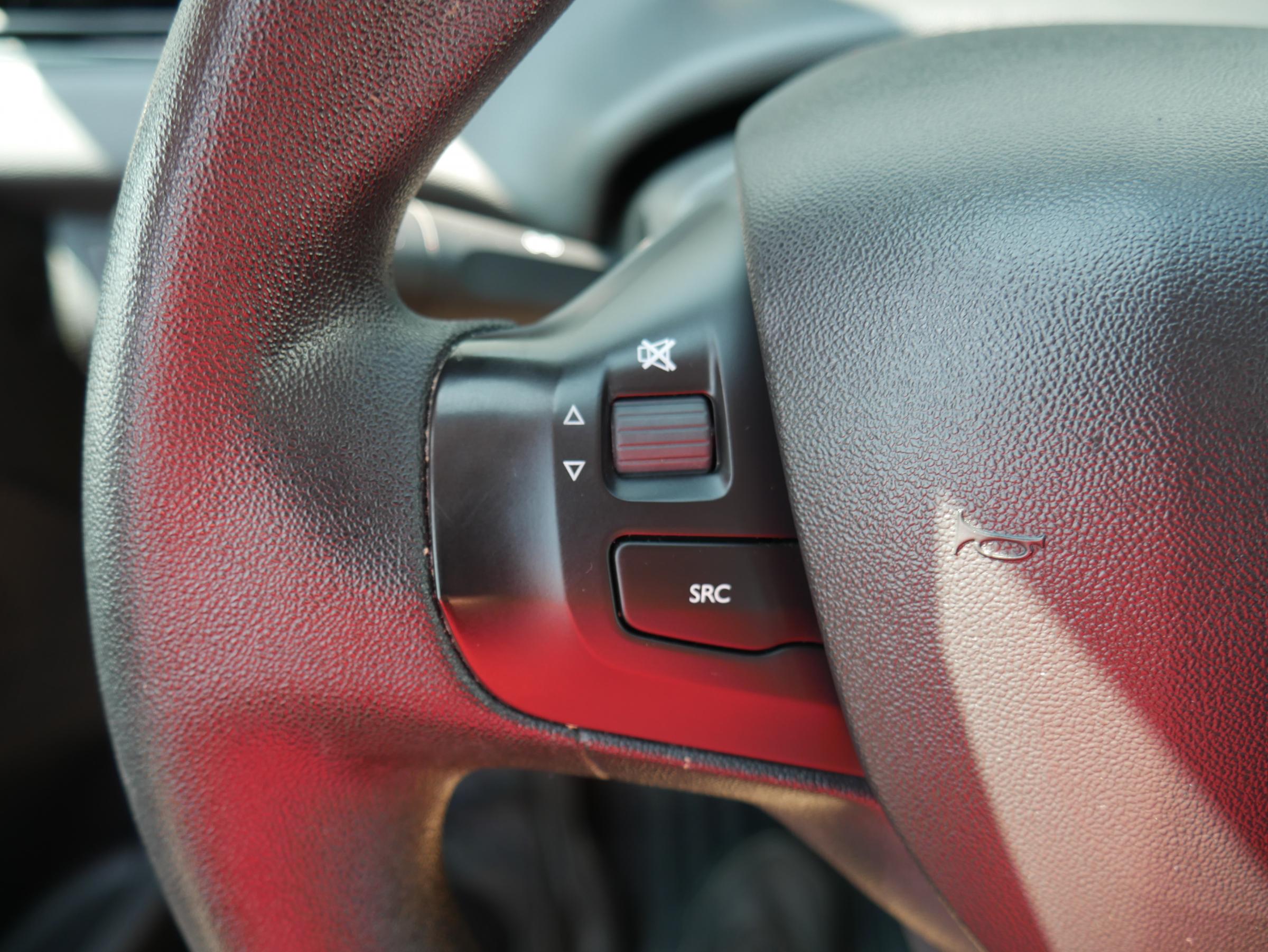 Peugeot 208, 2016 - pohled č. 15