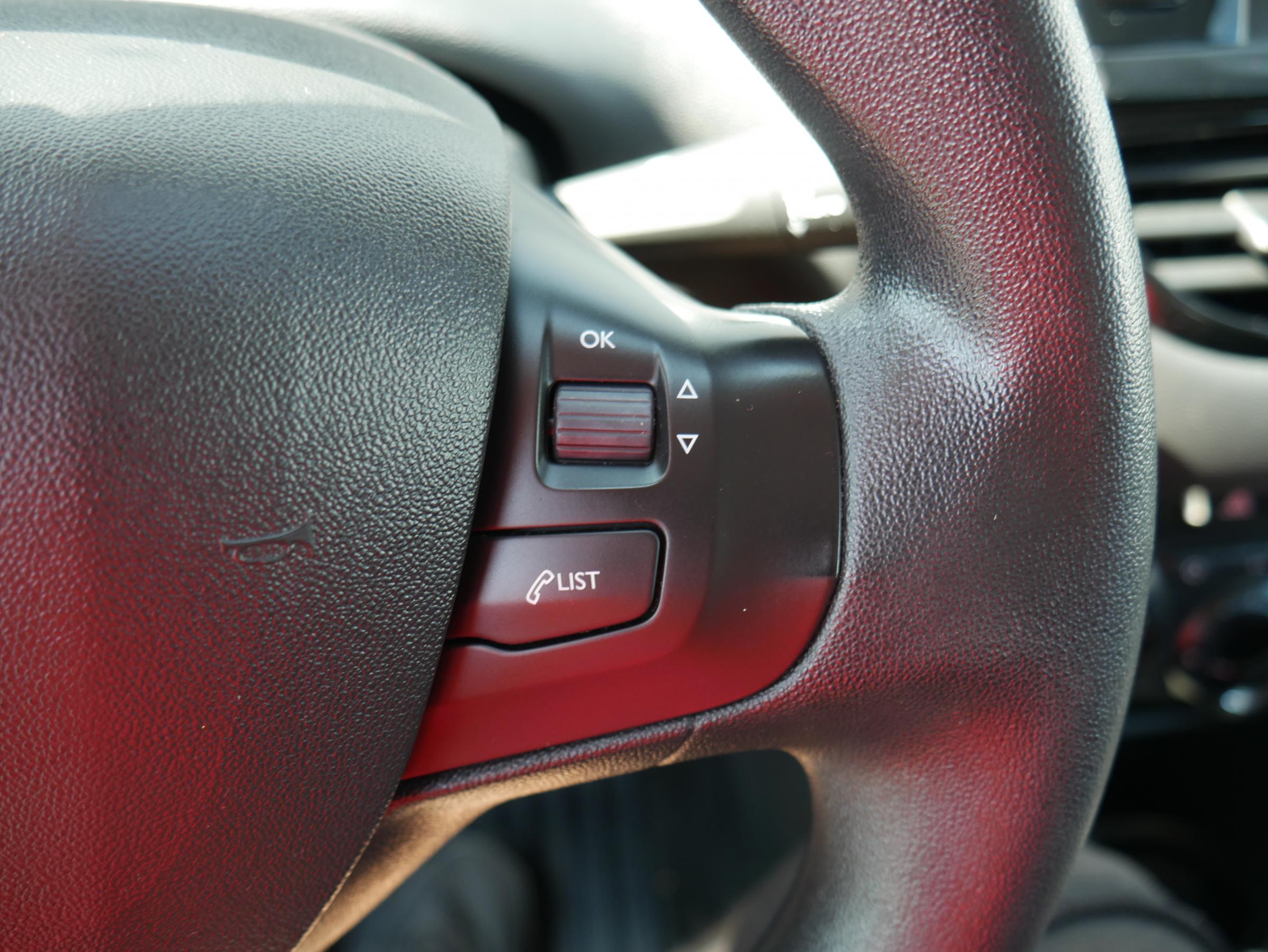 Peugeot 208, 2016 - pohled č. 16