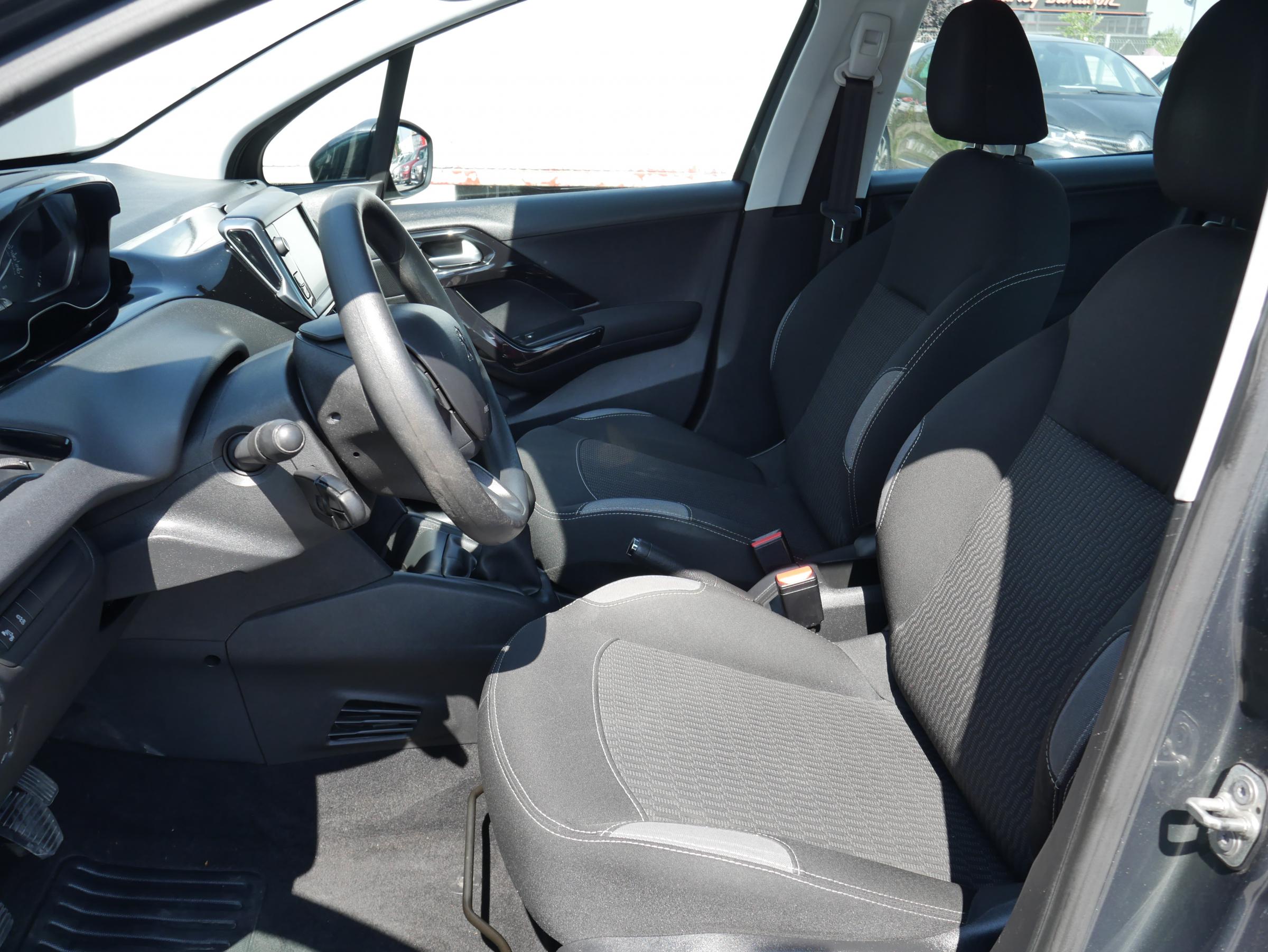 Peugeot 208, 2016 - pohled č. 8