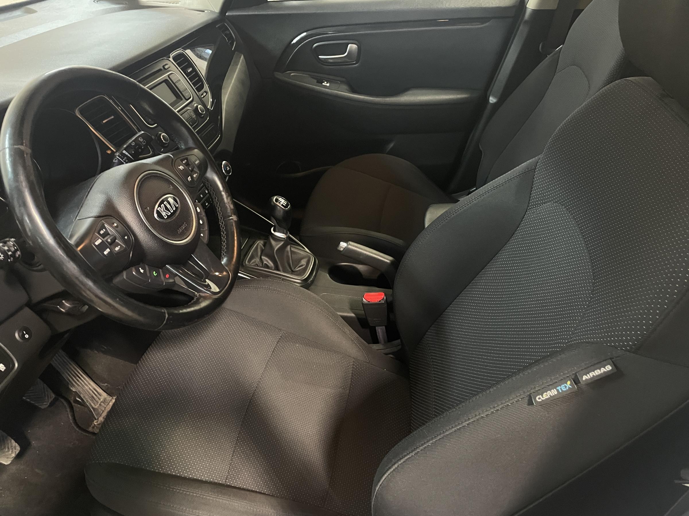 Kia Carens, 2016 - pohled č. 9