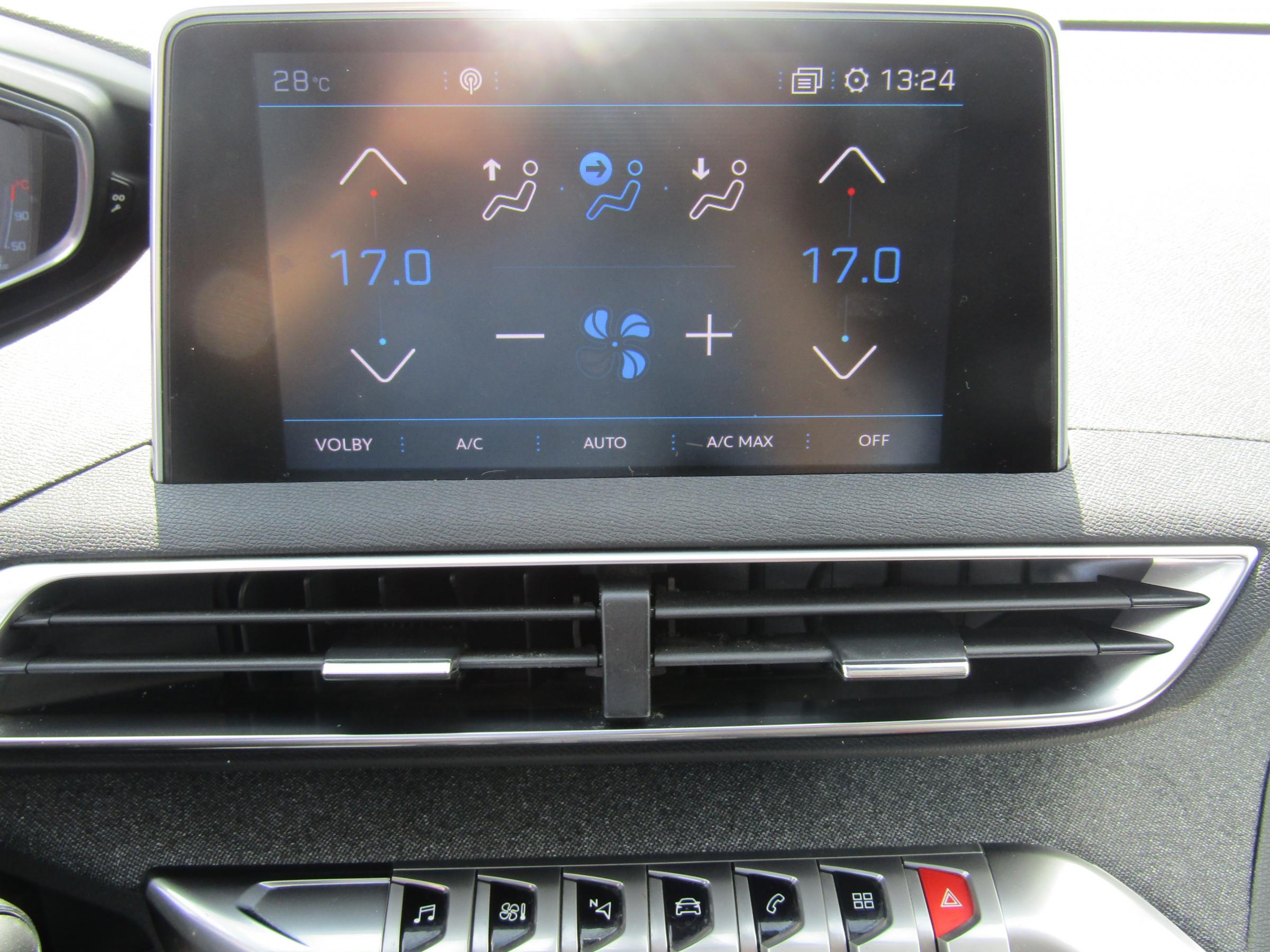 Peugeot 5008, 2018 - pohled č. 11