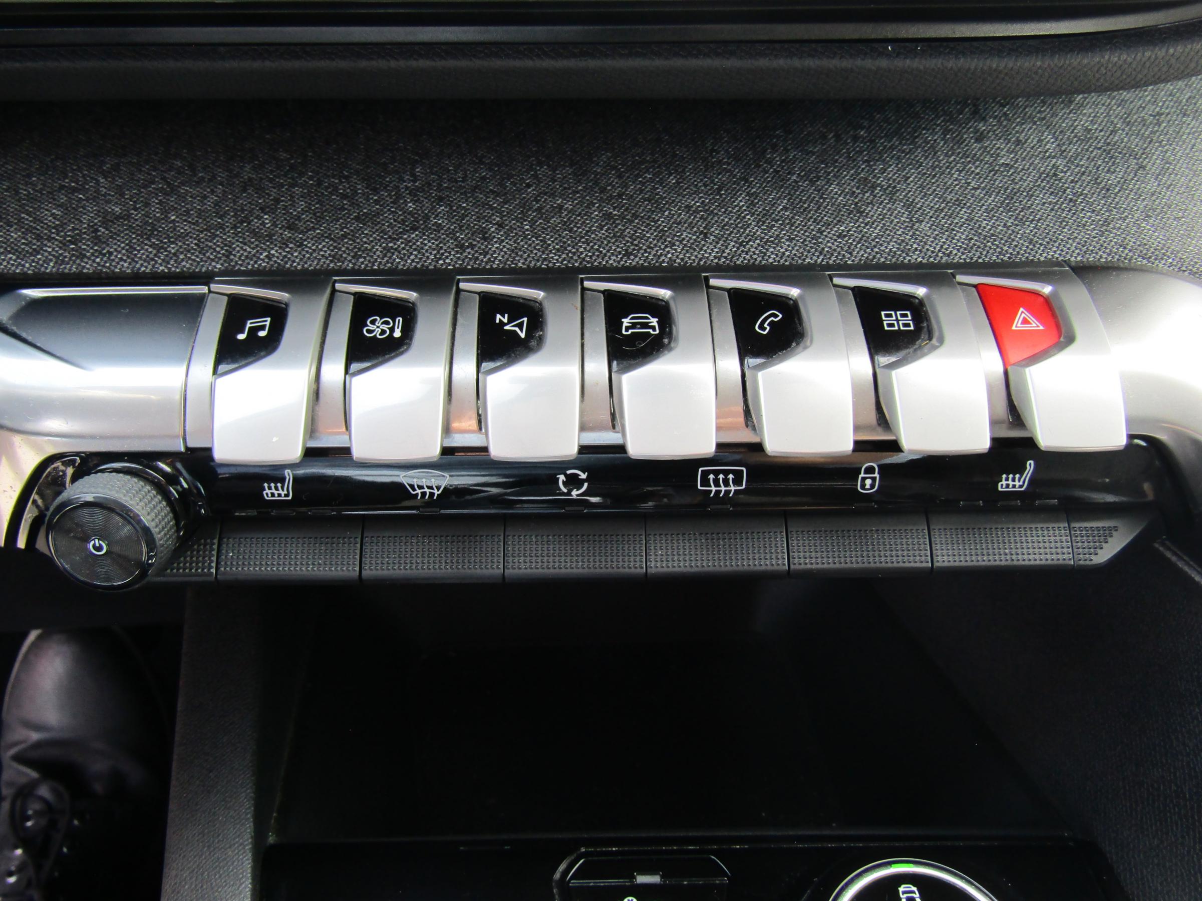 Peugeot 5008, 2018 - pohled č. 14