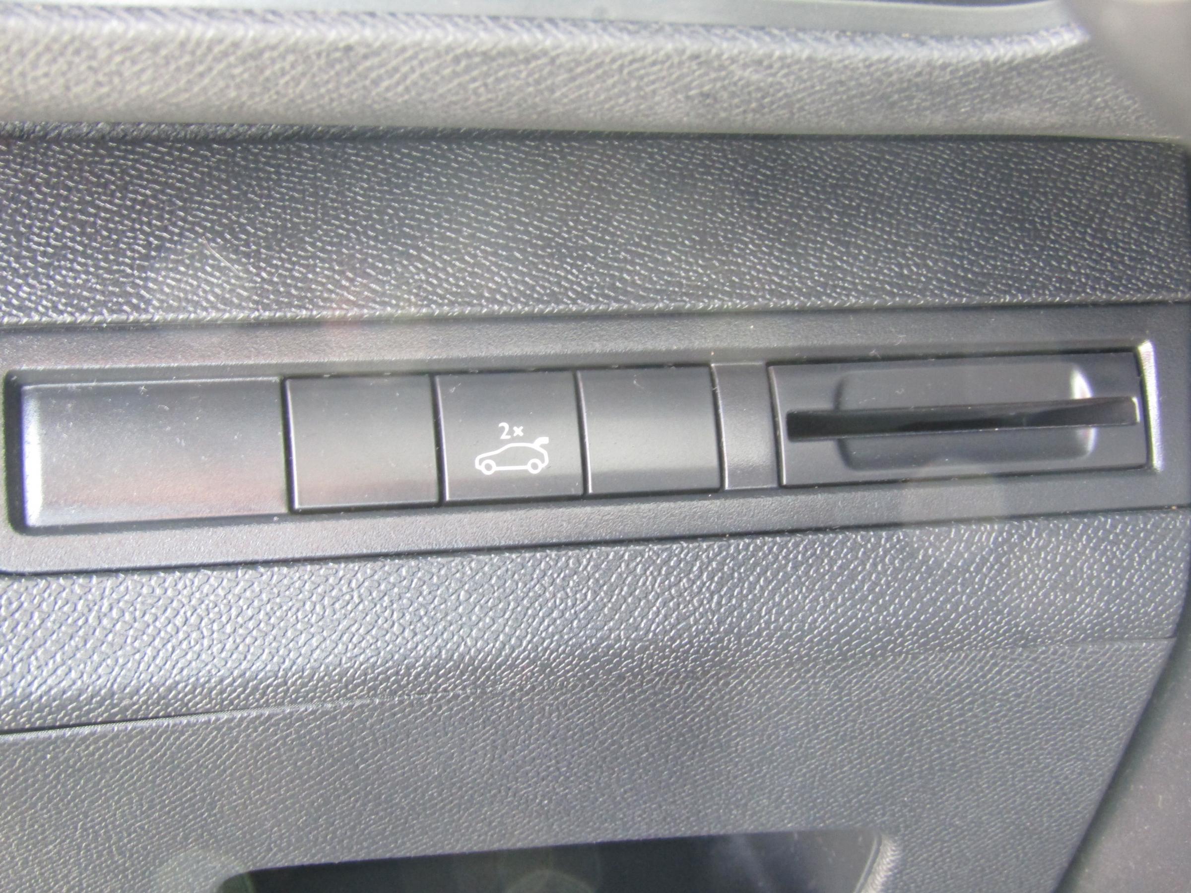 Peugeot 5008, 2018 - pohled č. 18