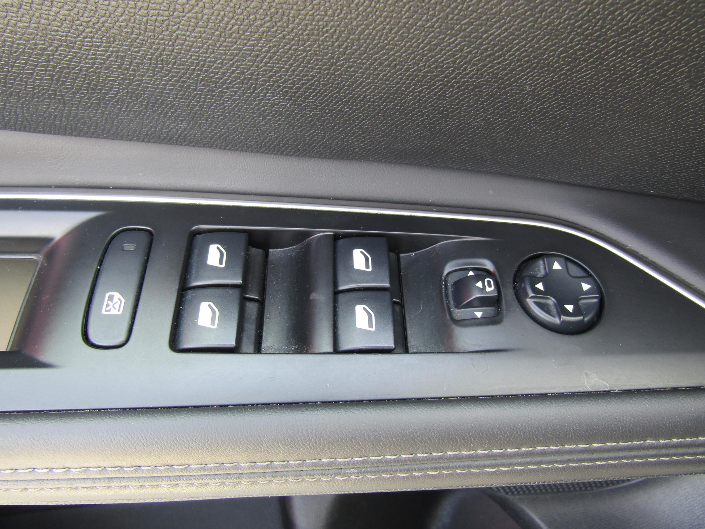 Peugeot 5008, 2018 - pohled č. 19