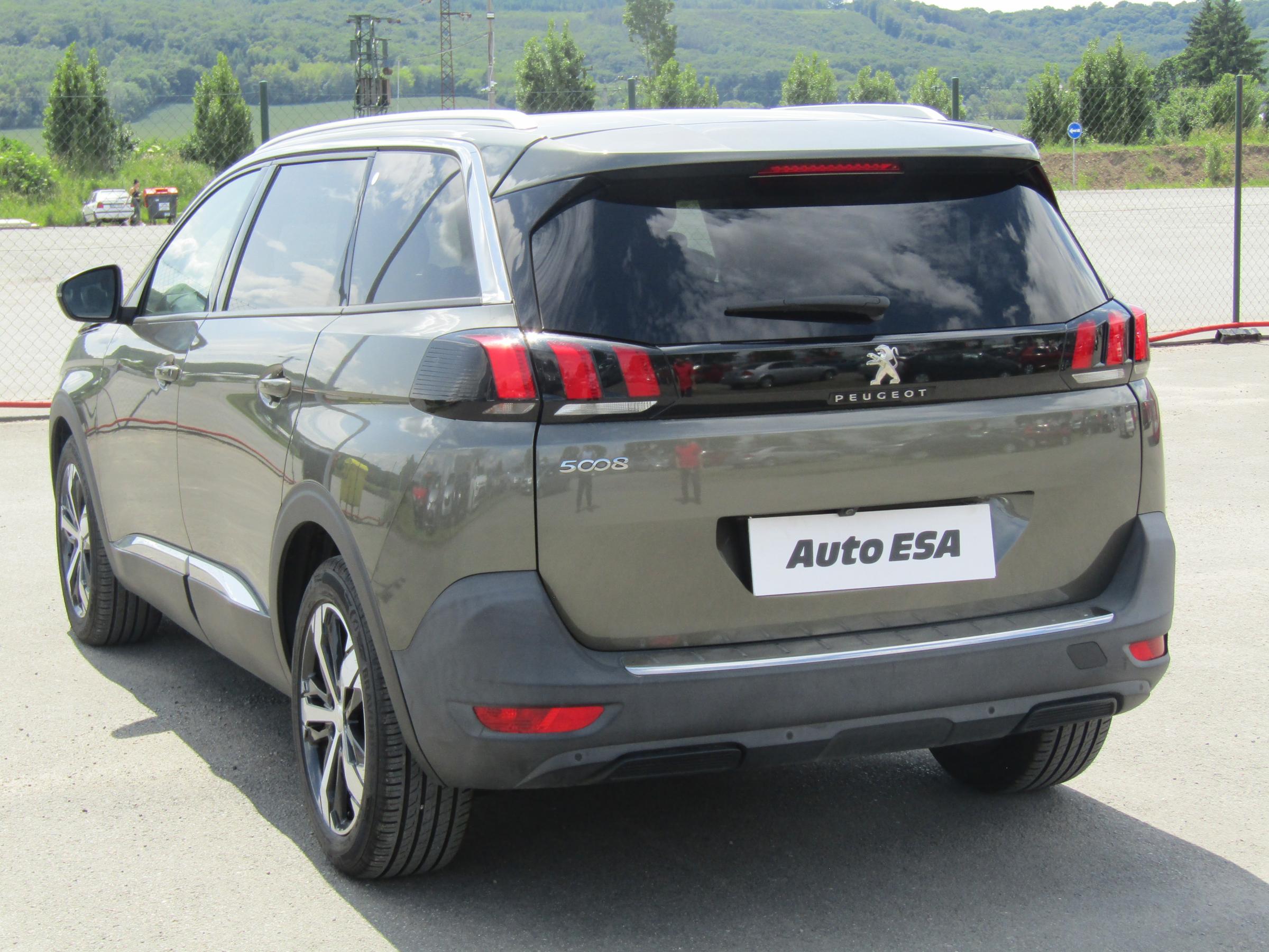 Peugeot 5008, 2018 - pohled č. 4